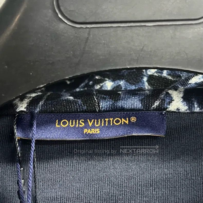 Louis Vuitton Louis Vuitton Blue color-blocked Logo monogrammed hooded z Size US XL / EU 56 / 4 - 2 Thumbnail