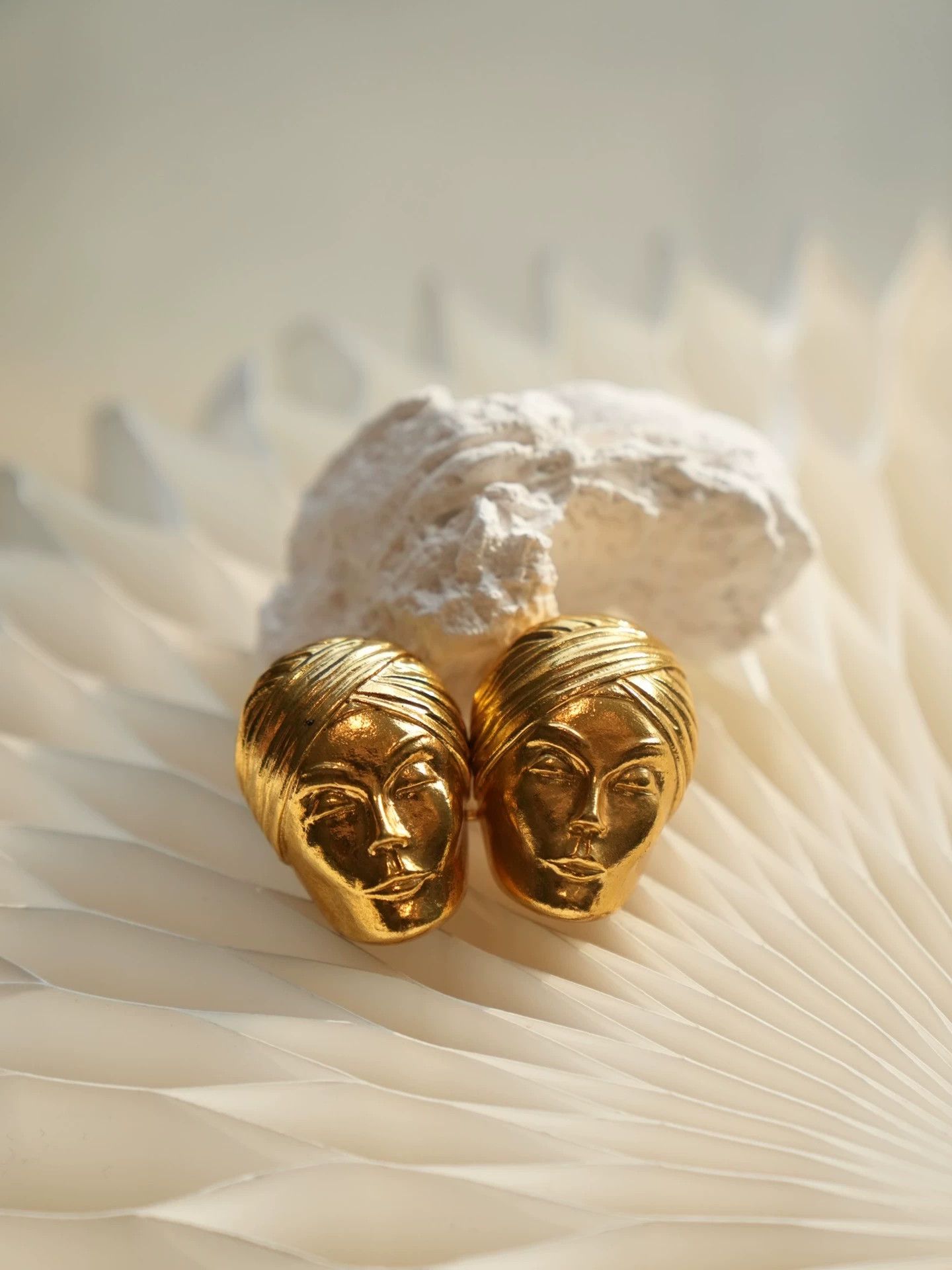 Other Isabel Canovas Turbaned Man Gold-Plated Belt Buckle Size ONE SIZE - 9 Thumbnail