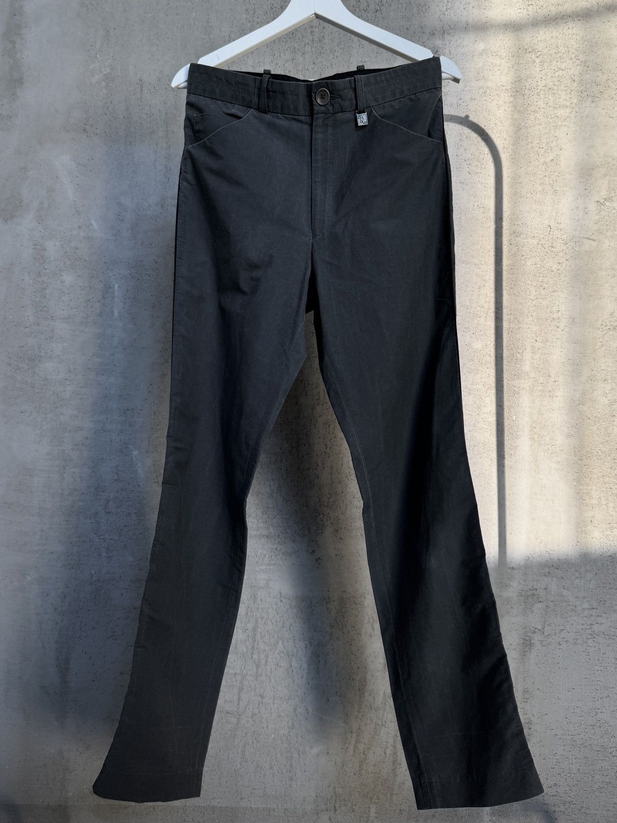 Raf Simons Raf Simons AW1996 - "R" Logo We Only Come Out At Night Size US 40 / EU 56 - 2 Thumbnail