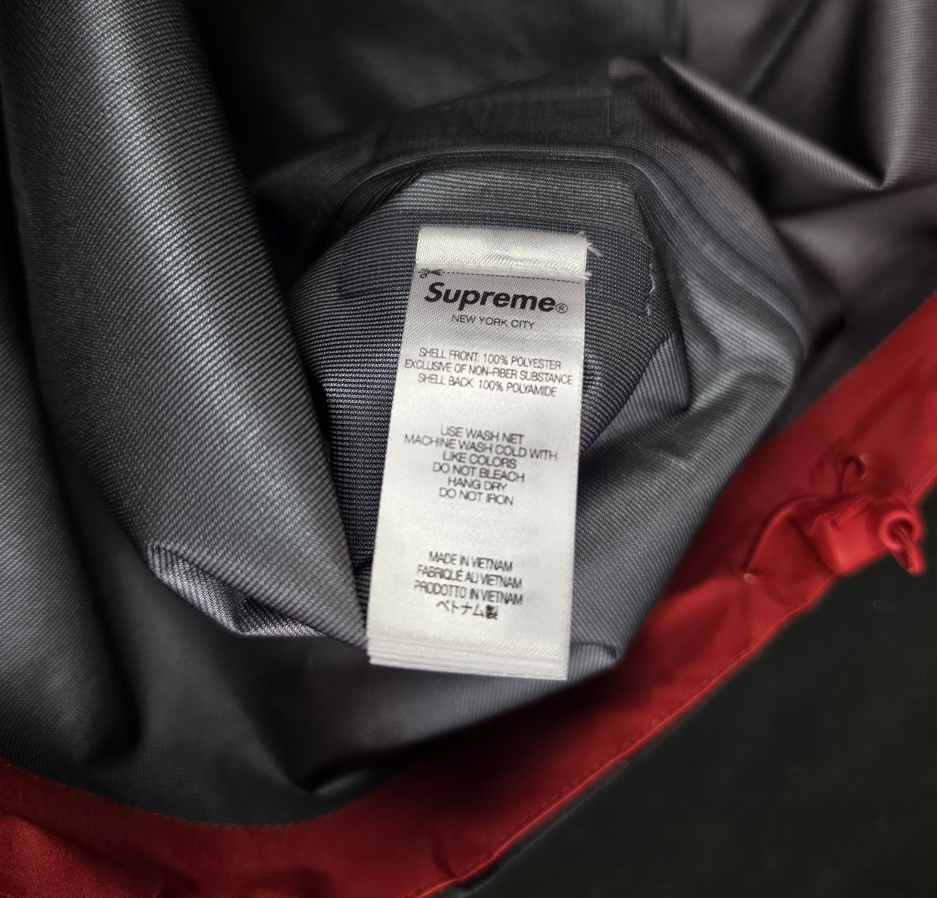 Supreme Supreme GORE-TEX Ghostface Shell Jacket Red SS26 BRAND NEW Size US L / EU 52-54 / 3 - 7 Thumbnail