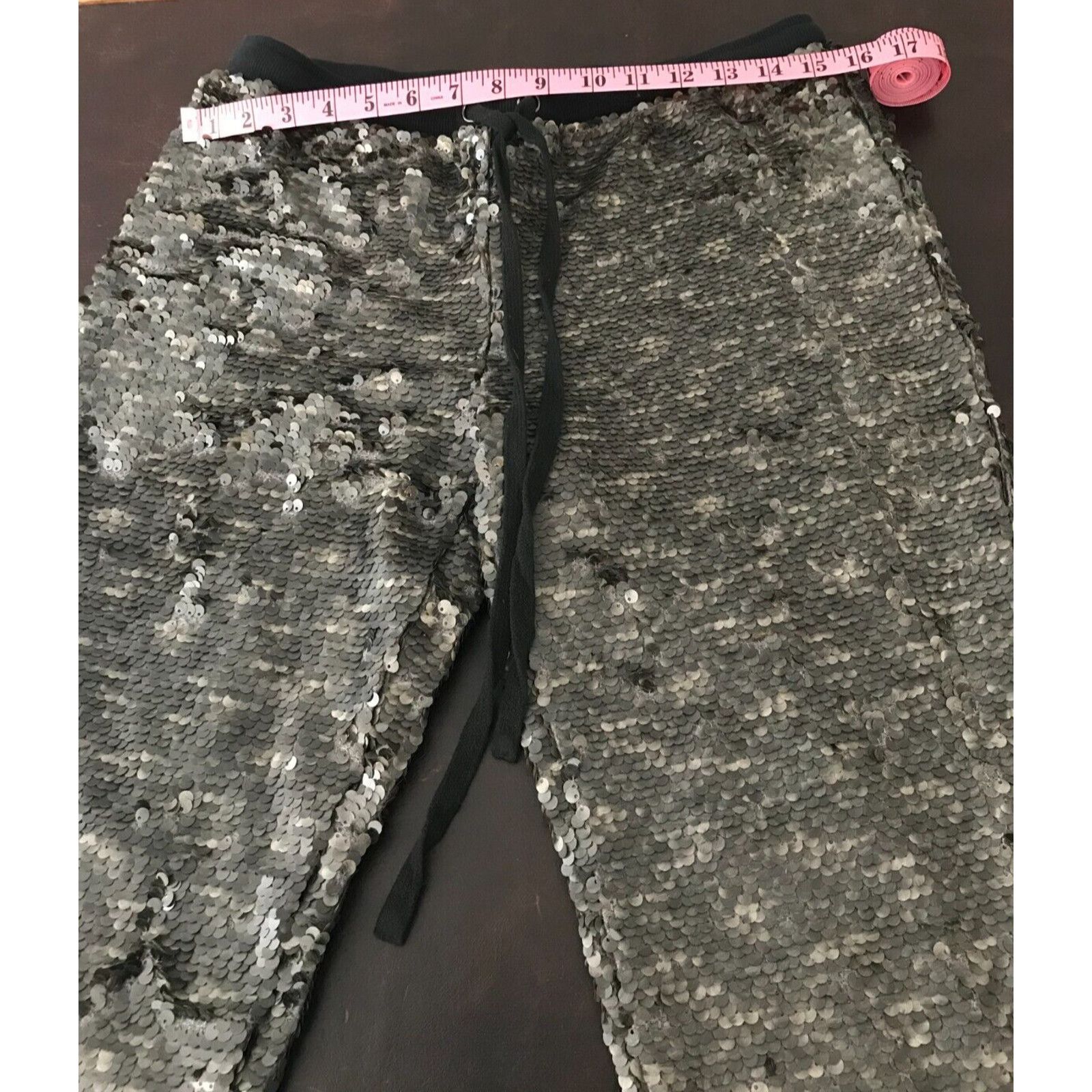 Free People Free People Scintillating Sequin Gunmetal Gray Jogger Pants Size 27" / US 4 / IT 40 - 4 Thumbnail