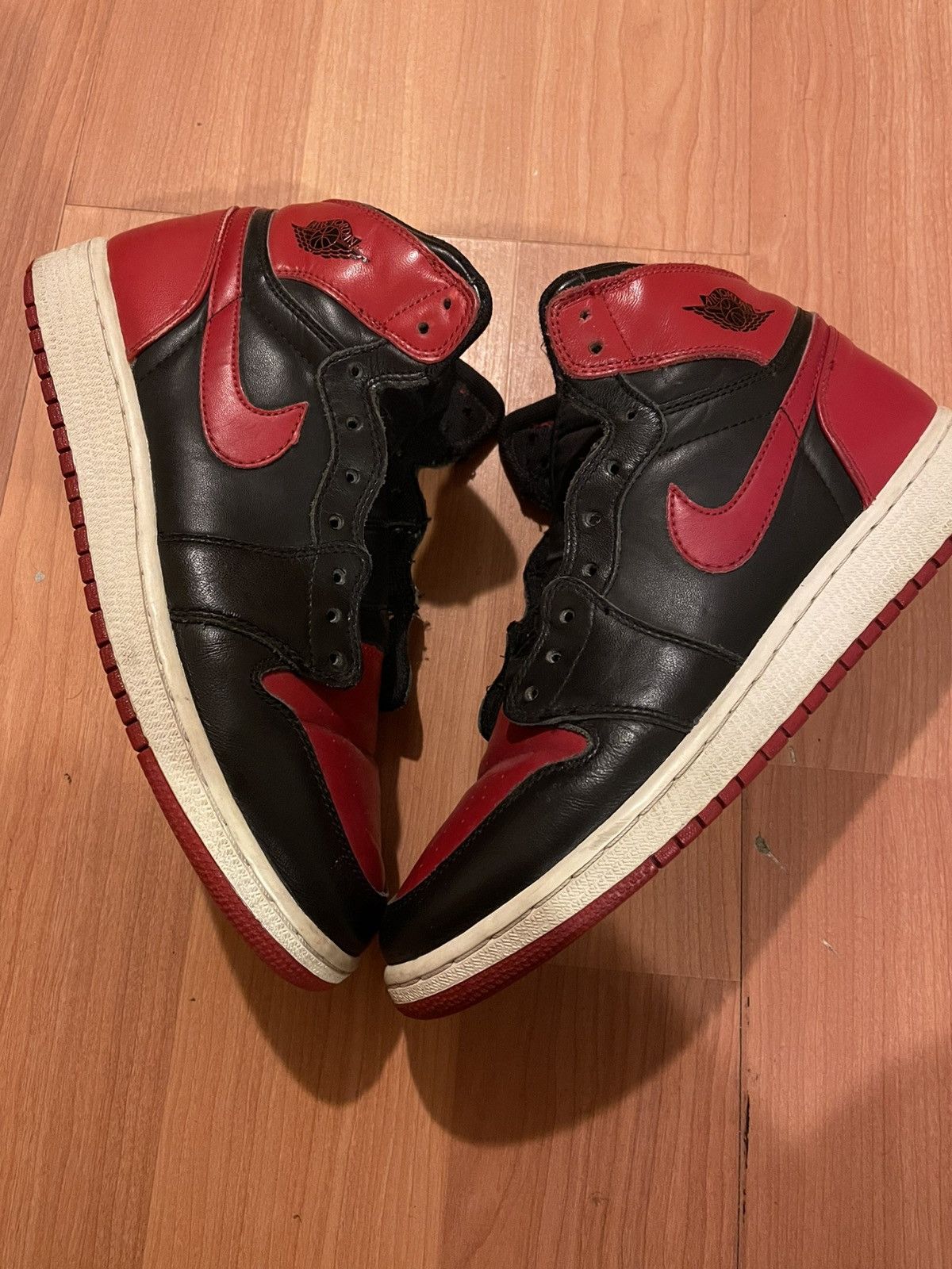 Jordan Brand Jordan 1 Bred Size US 7 / EU 40 - 1 Thumbnail