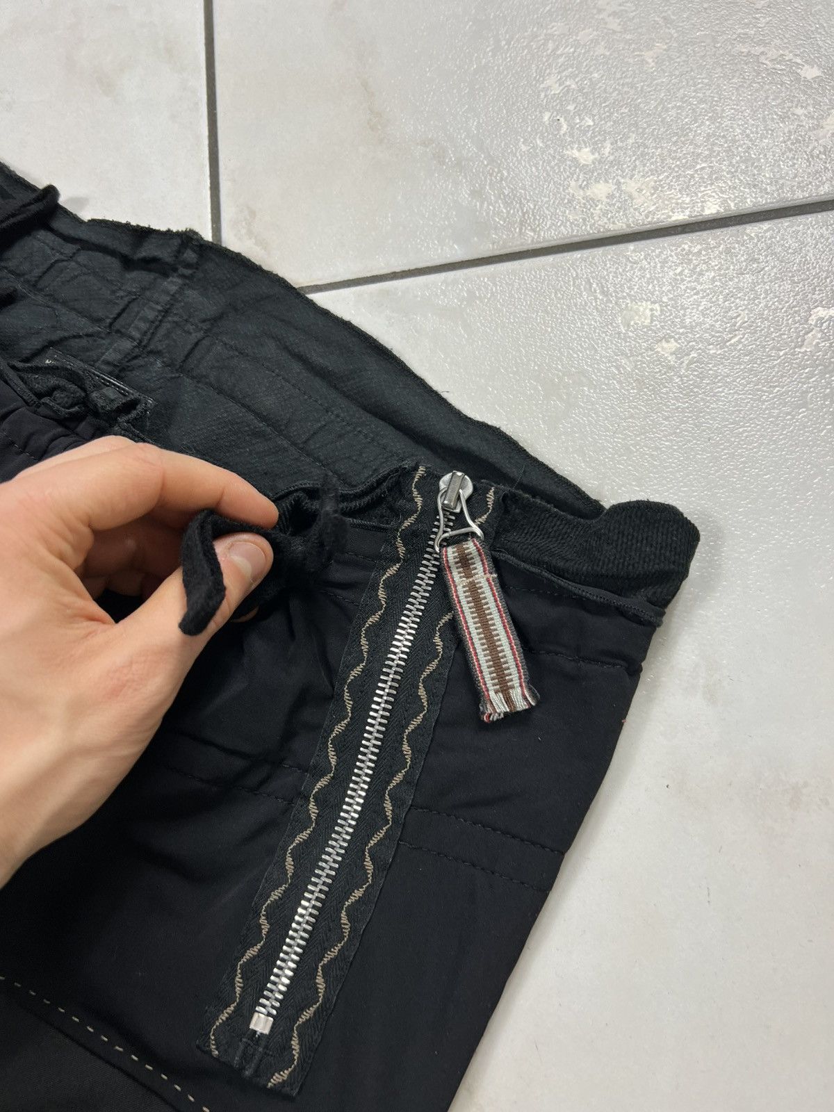 Marithe + Francois Girbaud Marithe + Francois Girbaud nylon y2k cargo pocket zip pants Size 27" / US 4 / IT 40 - 9 Thumbnail