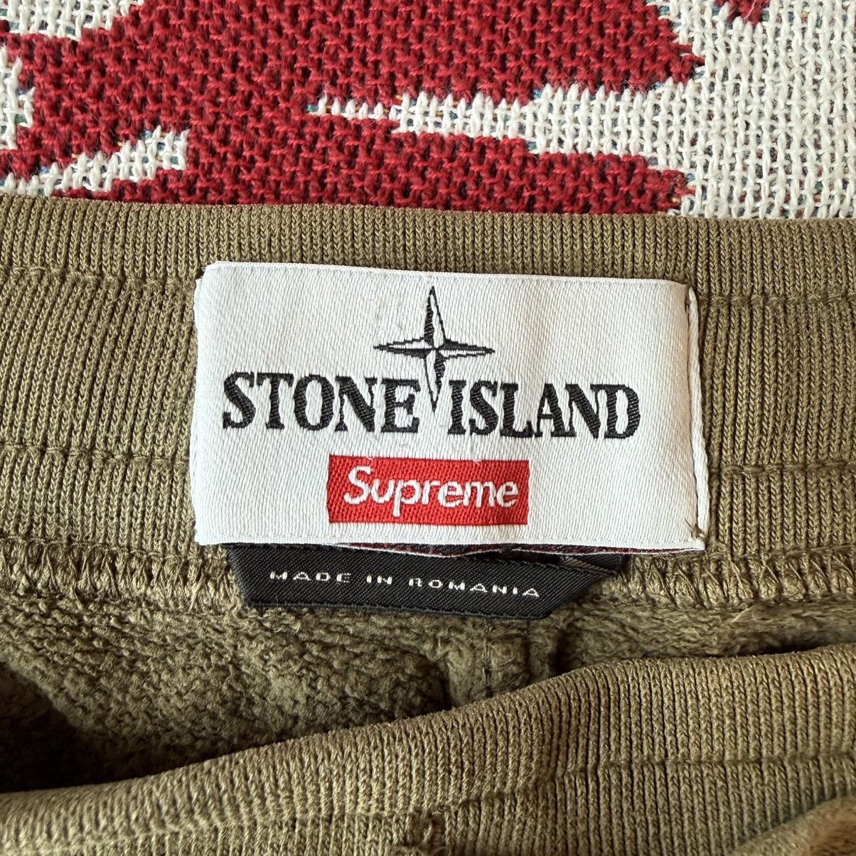 Stone Island × Supreme Used FW17 Supreme Stone Island Sweatpants Size L Olive Size US 34 / EU 50 - 5 Thumbnail