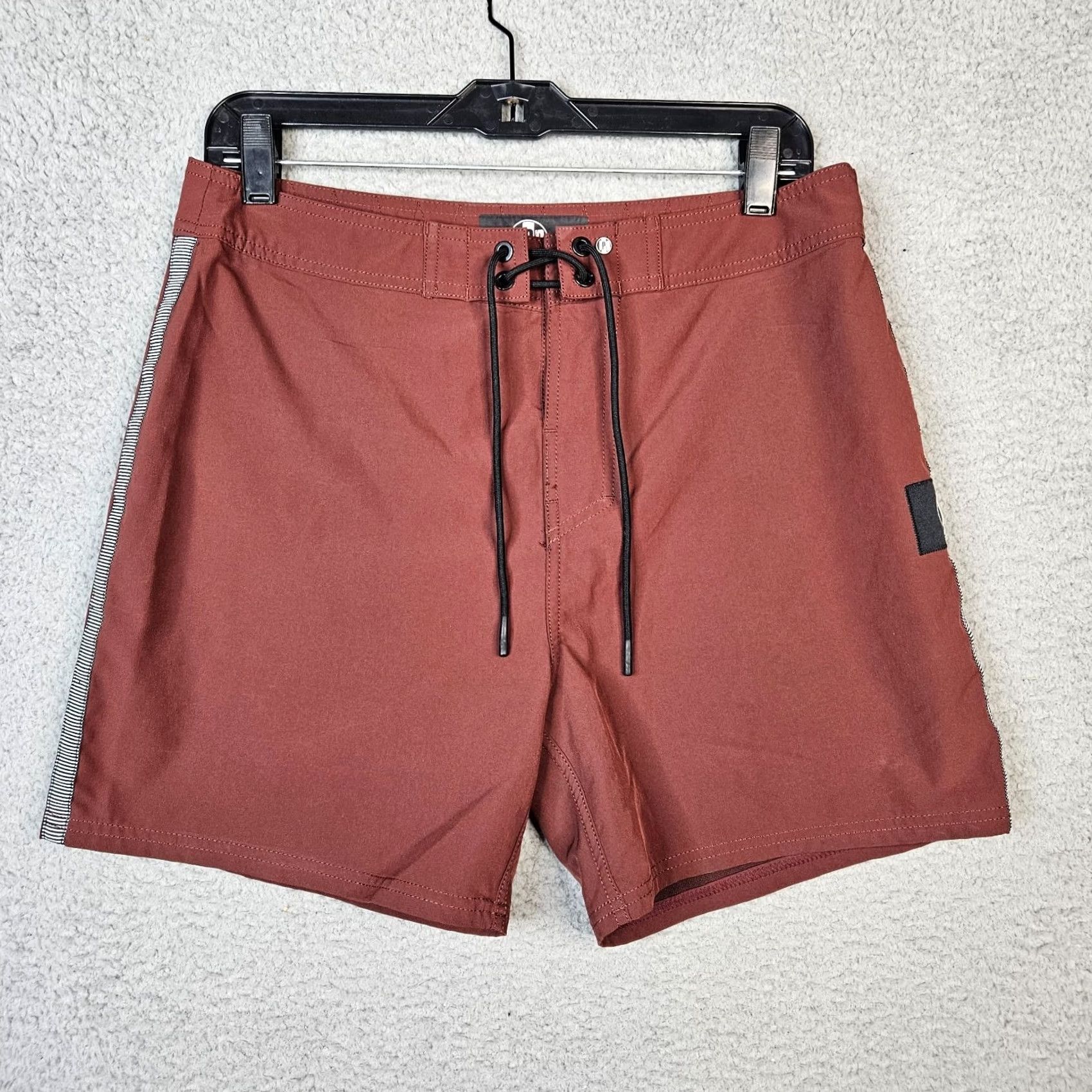 Vintage IPD Surf B100 Fit Men's Dark Red Board Shorts Size 31 Surf Shorts Regular Fit Casual Beach Polyester 31 in Red Mens Size US 31 - 2 Thumbnail