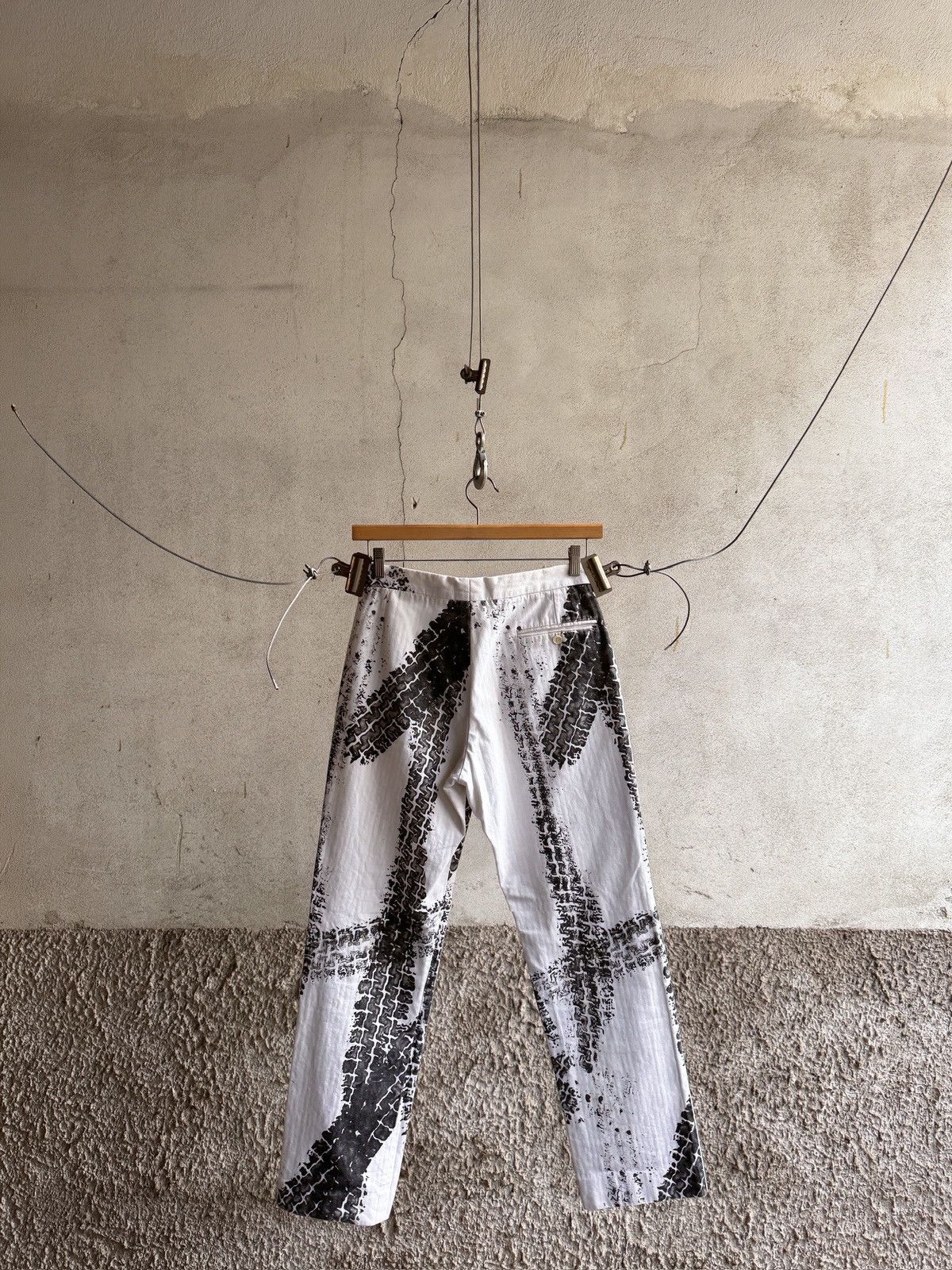 Alexander McQueen Alexander McQueen Tire Tracks Herringbone Pants Size US 30 / EU 46 - 13 Thumbnail