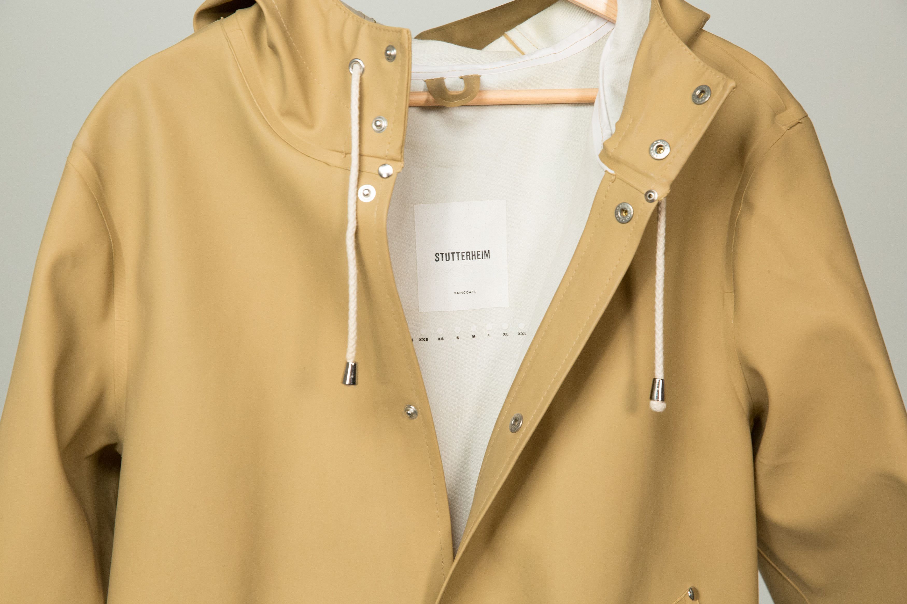 Stutterheim Stutterheim Stockholm Raincoat in Sand Size US S / EU 44-46 / 1 - 13 Thumbnail