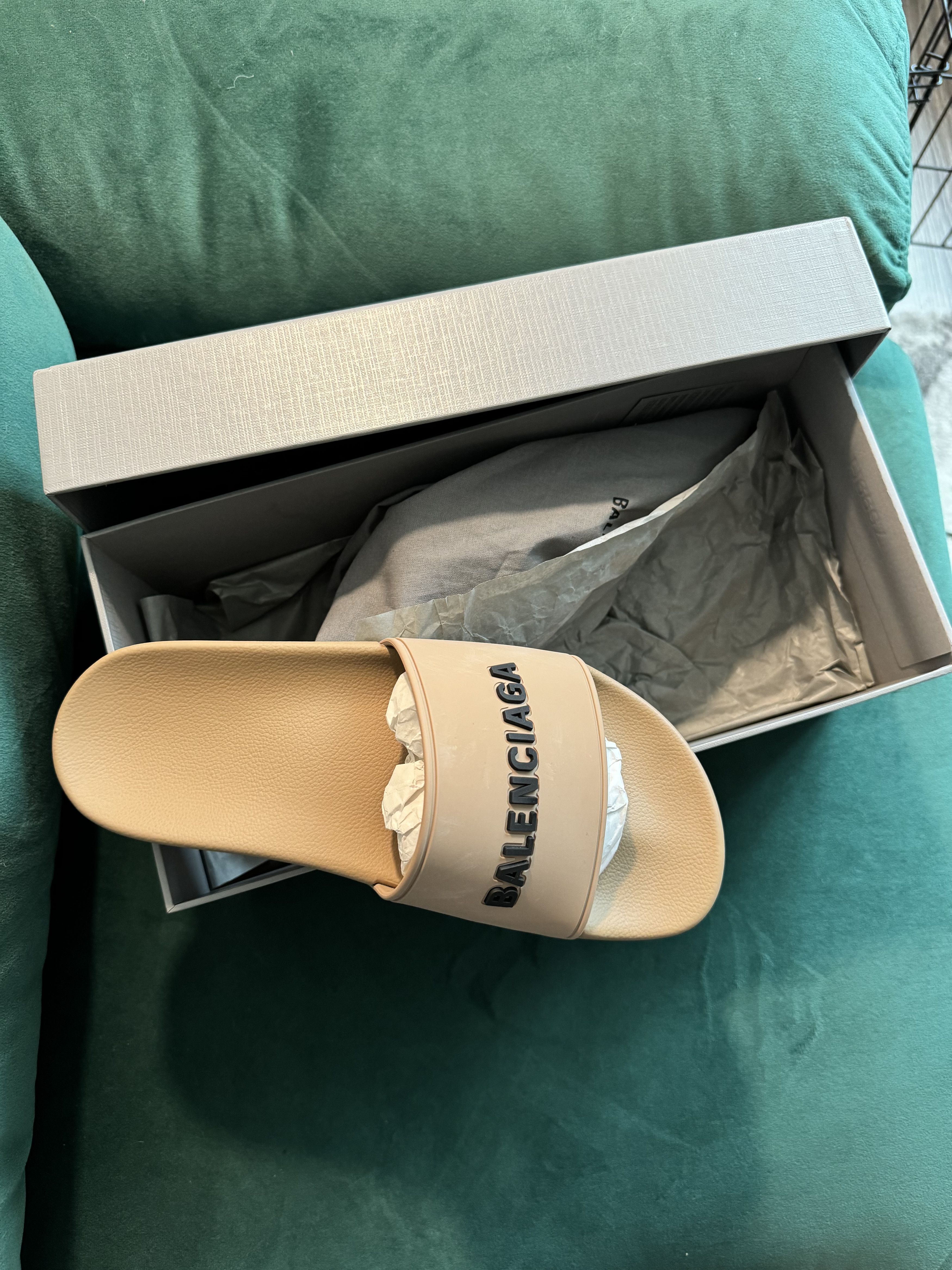 Balenciaga Pool slide logo Size US 7 / IT 37 - 3 Thumbnail