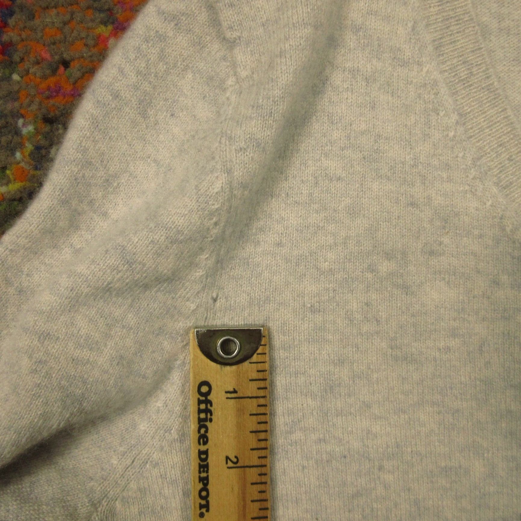 Vintage ALEX Marie Cashmere Sweater Women L Gray Long Sleeve V Neck Soft Knit Two Holes Size L / US 10 / IT 46 - 7 Thumbnail