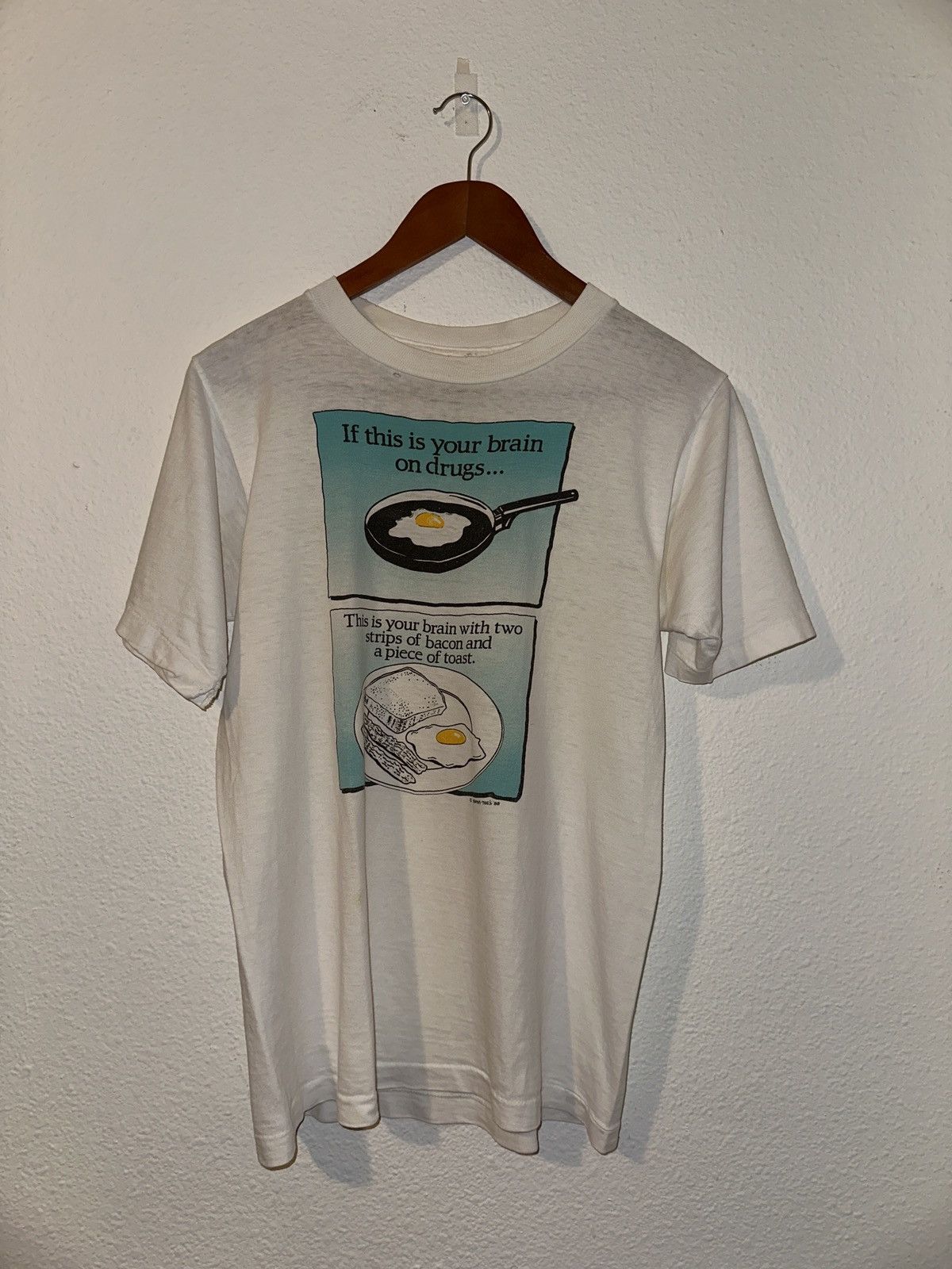 Vintage 1980’s This Is Your Brain On Drugs Vintage Shirt Size US S / EU 44-46 / 1 - 1 Thumbnail