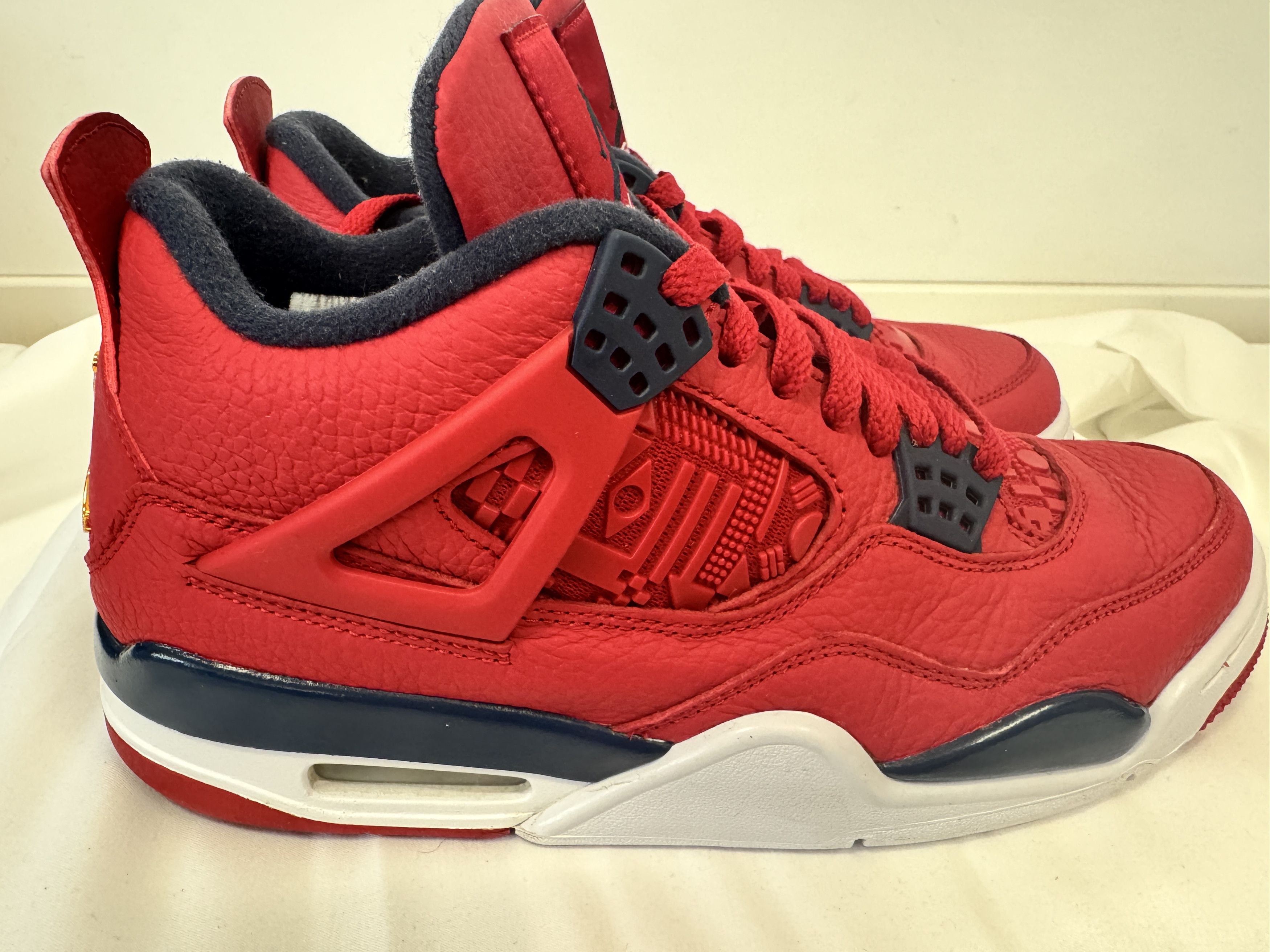 Nike Jordan 4 Retro Fiba 2019 Size US 8 / EU 41 - 12 Thumbnail