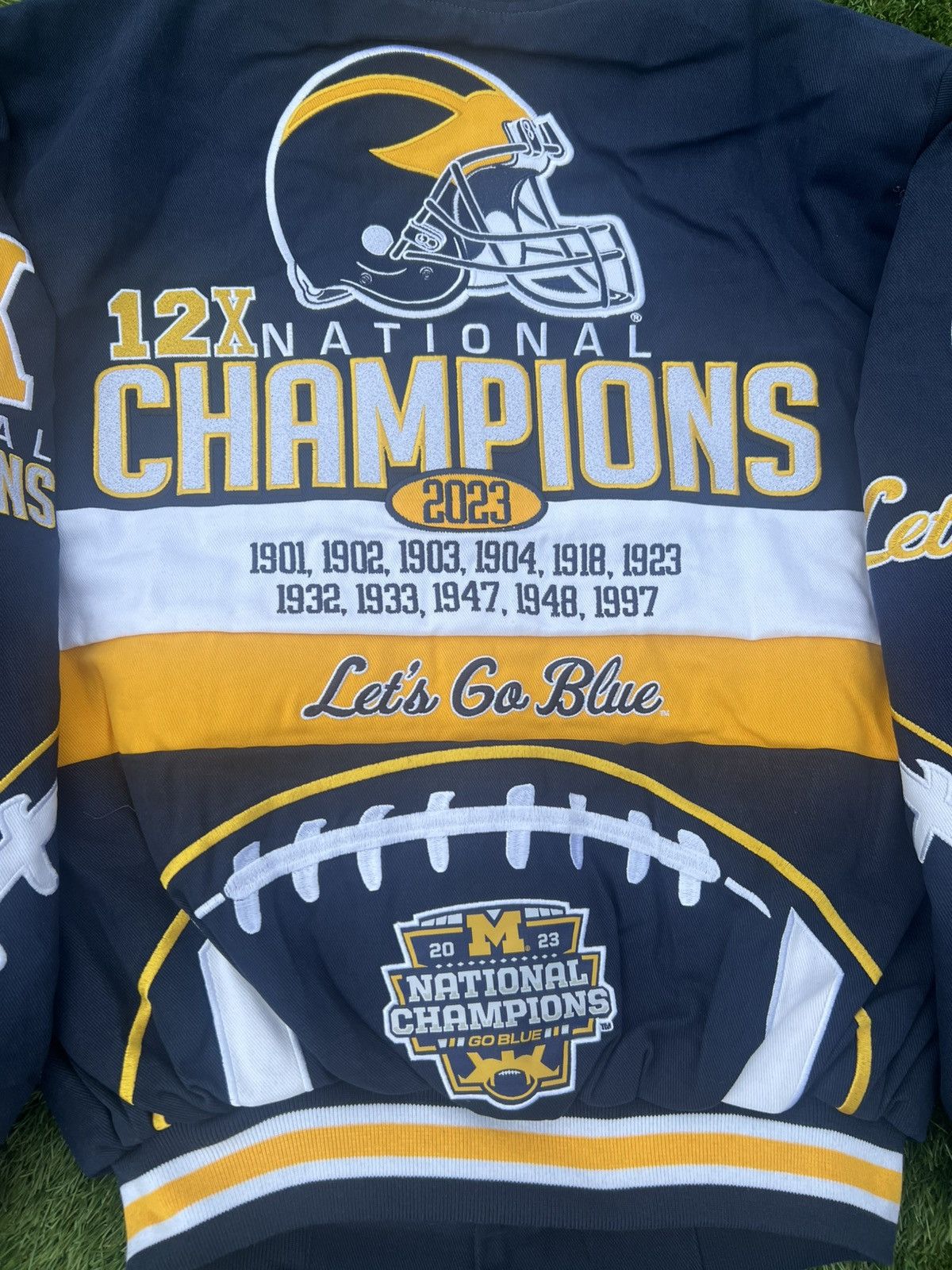 NCAA Michigan Wolverines Champions Franchise Club Bomber Size US L / EU 52-54 / 3 - 14 Thumbnail