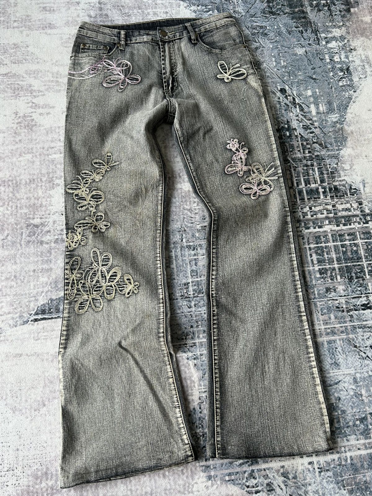 If Six Was Nine Embroidery Art Flower Flared Jeans Size US 29 - 1 Thumbnail
