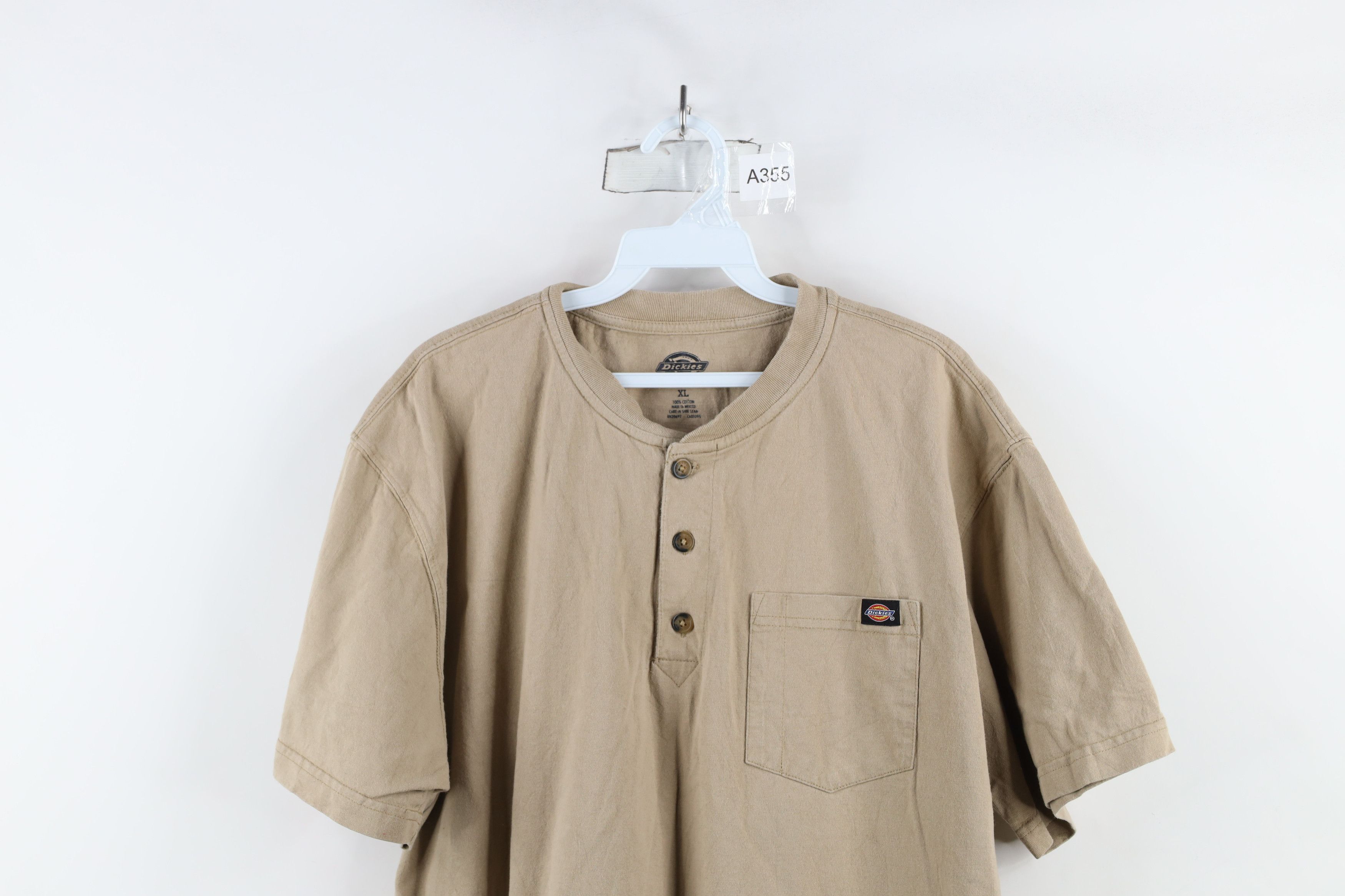 Dickies × Vintage Vintage Y2K Dickies Workwear Henley T-Shirt Beige Cotton Size US XL / EU 56 / 4 - 2 Thumbnail