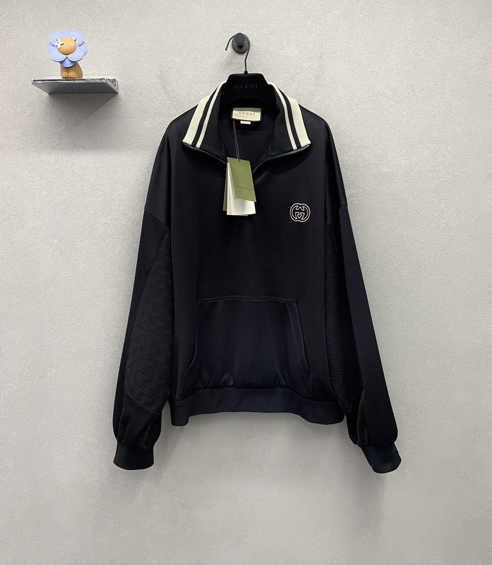 Gucci Gucci New black embroidered letter sweatshirt 2501-Nextarro Size US XL / EU 56 / 4 - 1 Thumbnail