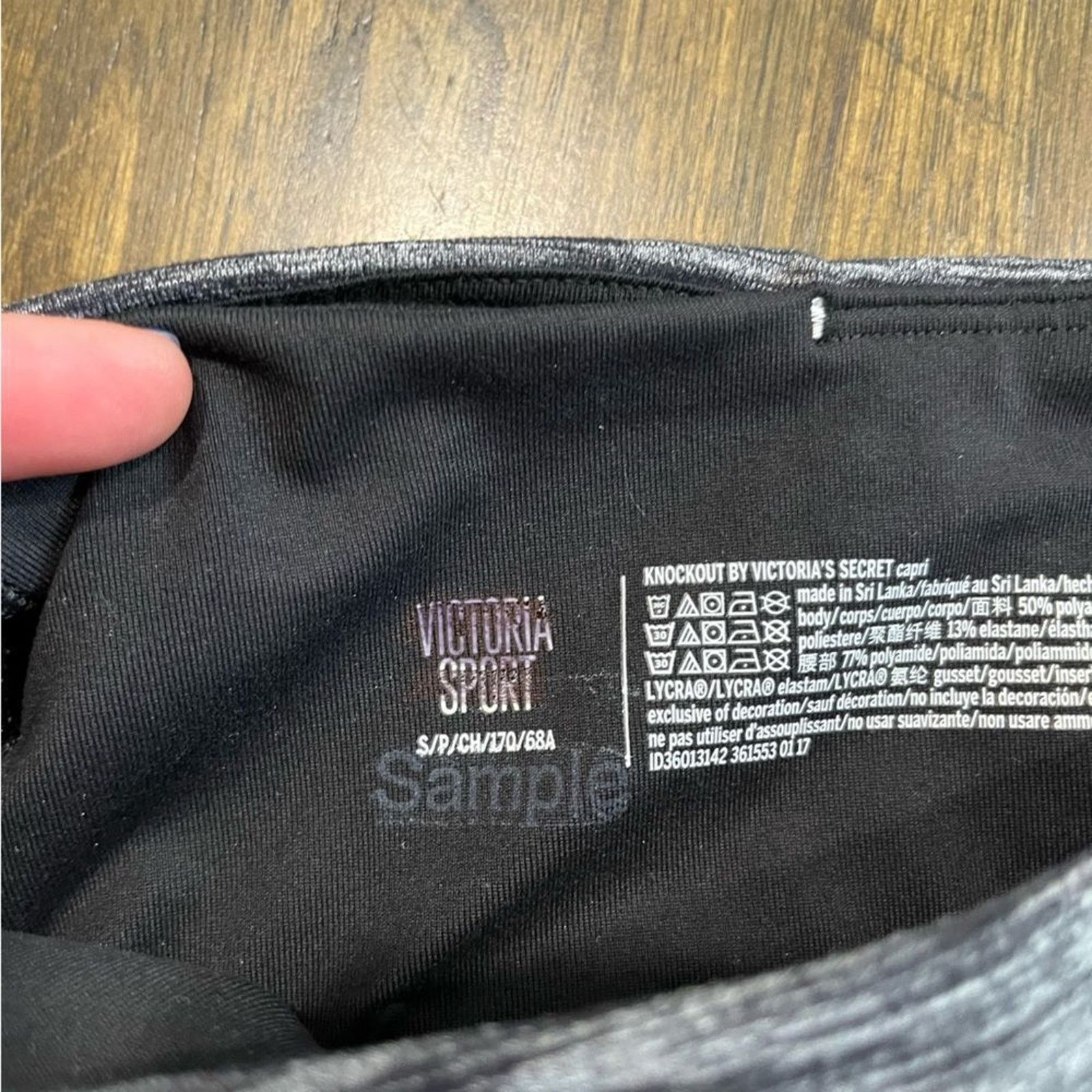 Victoria's Secret NWOT Victoria's Secret Athletic Capri Length Leggings - SM Size 26" / US 2 / IT 38 - 6 Thumbnail