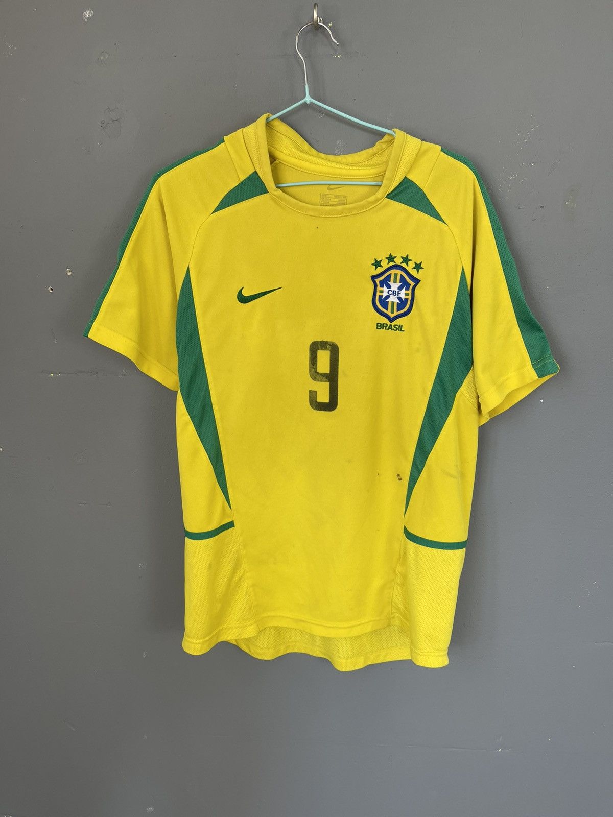 Nike Nike Rare Brazil Ronaldo 9 2002 vintage jersey size L Size US L / EU 52-54 / 3 - 1 Thumbnail