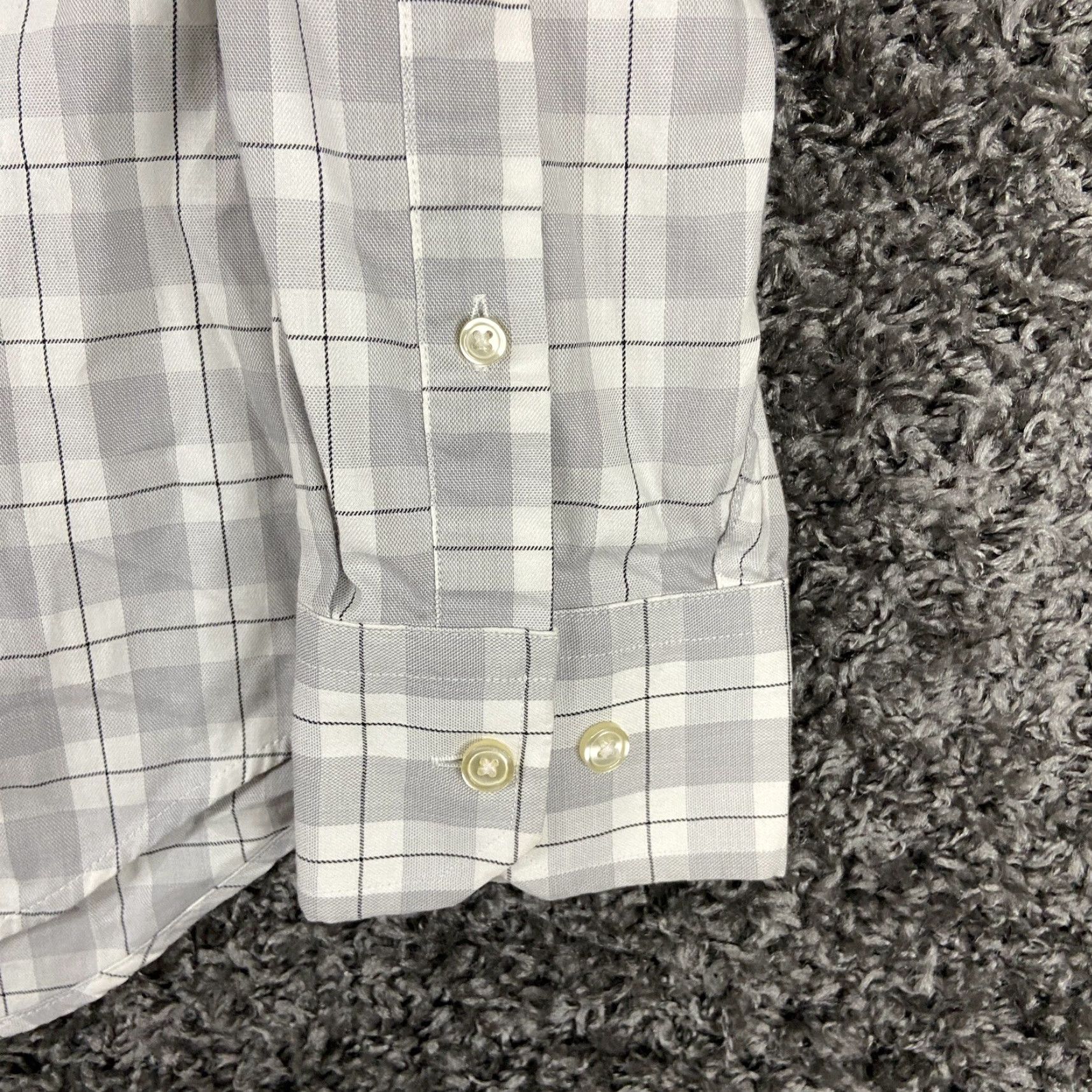 Banana Republic VINTAGE? Banana Republic Gray Plaid Long Sleeve Button-Up Shirt Men M 33/34 Regular Size M Gray Mens Shirt Size US M / EU 48-50 / 2 - 3 Thumbnail
