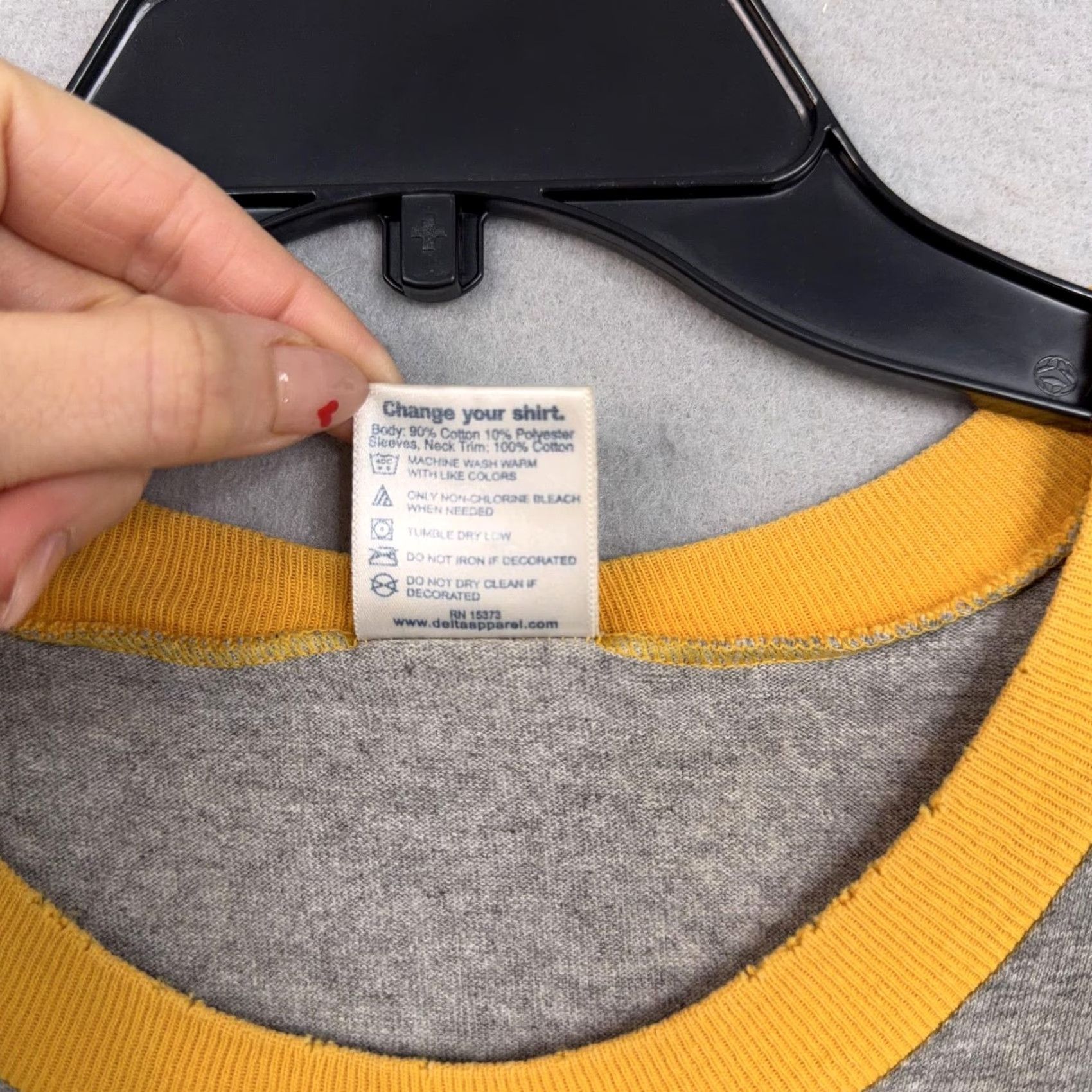 Delta VINTAGE Delta Pro Weight Sugar Daddy Shirt Mens XL Gray Yellow WHO'S YA DADDY Graphic Tee Size US XL / EU 56 / 4 - 5 Thumbnail