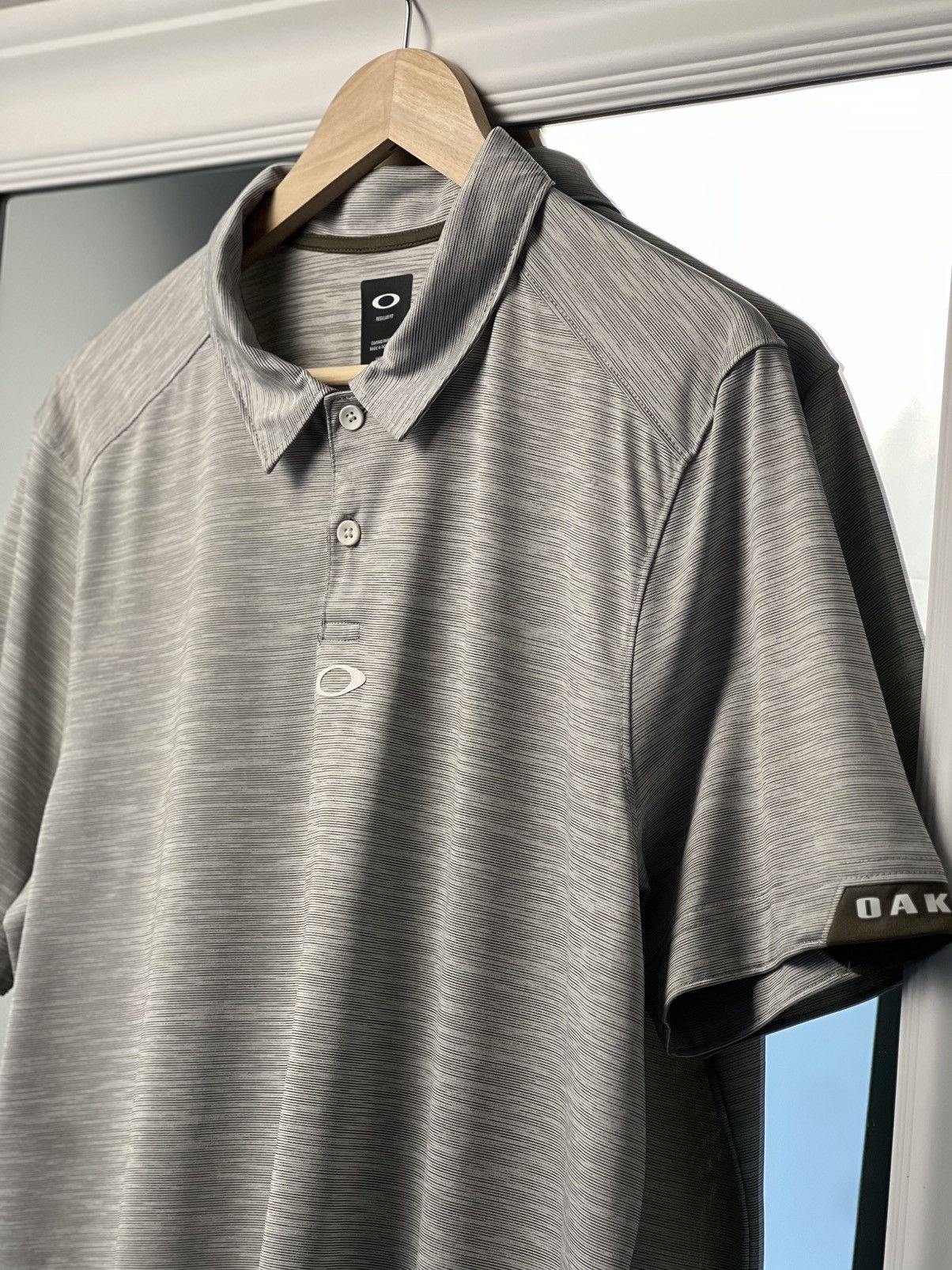 Oakley Oakley Aero Hydrolix Polo Shirt Gray L Indonesia Size US L / EU 52-54 / 3 - 7 Thumbnail