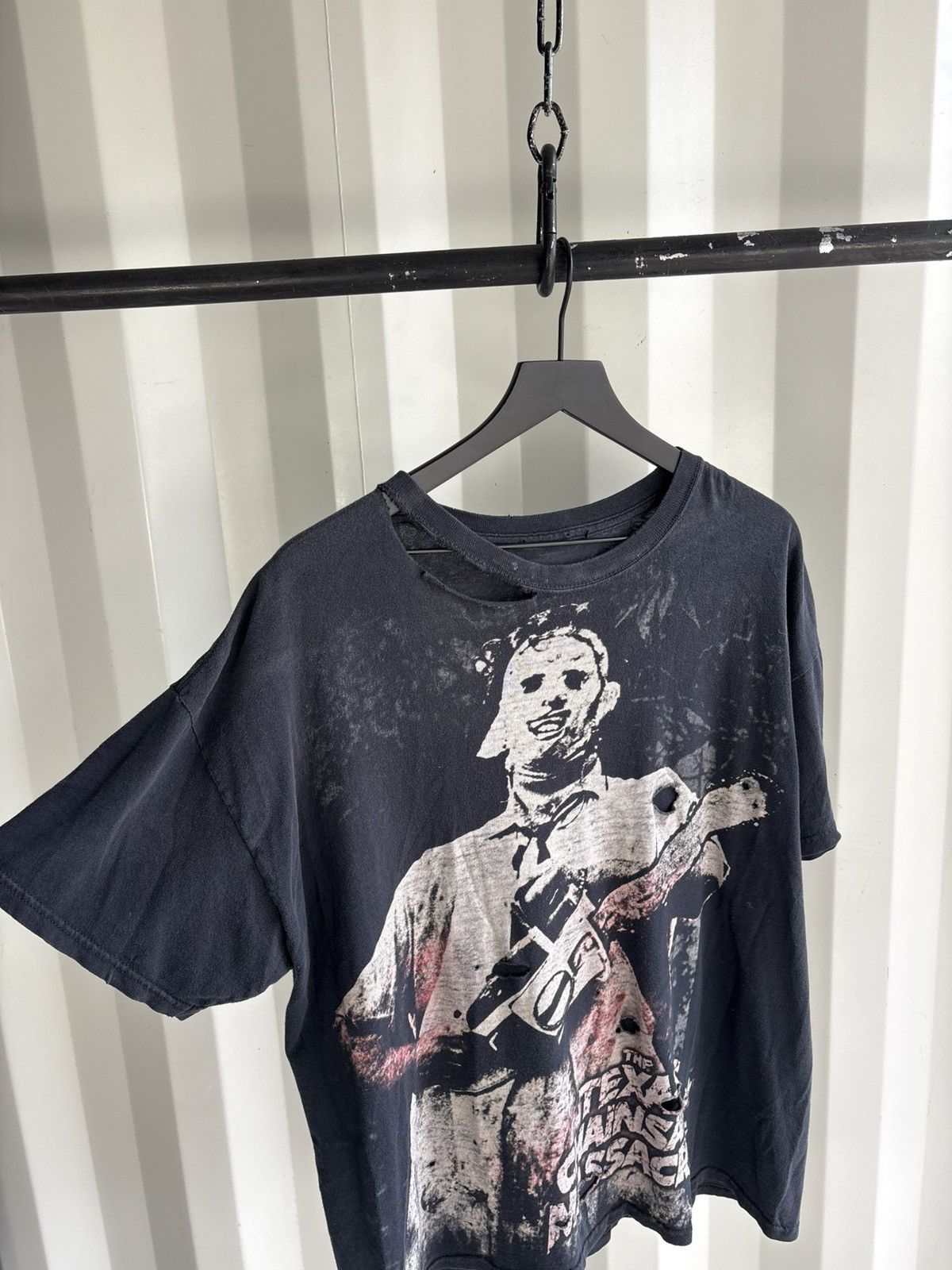 Vintage Thrashed Texas Chainsaw Faded Distressed Shirt GRUNGE Size US XL / EU 56 / 4 - 4 Thumbnail