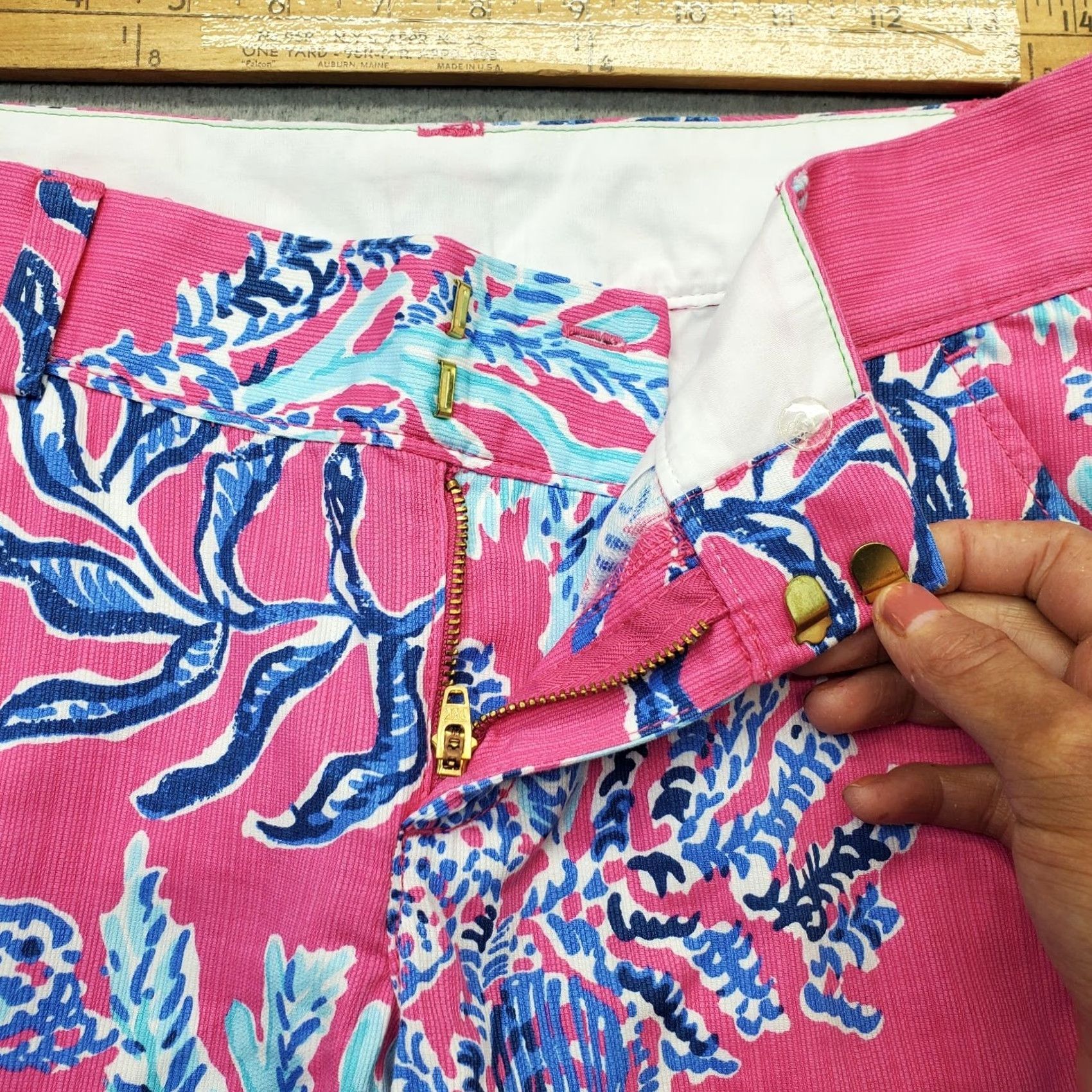 Lilly Pulitzer Lilly Pulitzer The Chipper Bermuda Shorts Womens 2 Multicolor Floral Short? Size 26" / US 2 / IT 38 - 6 Thumbnail