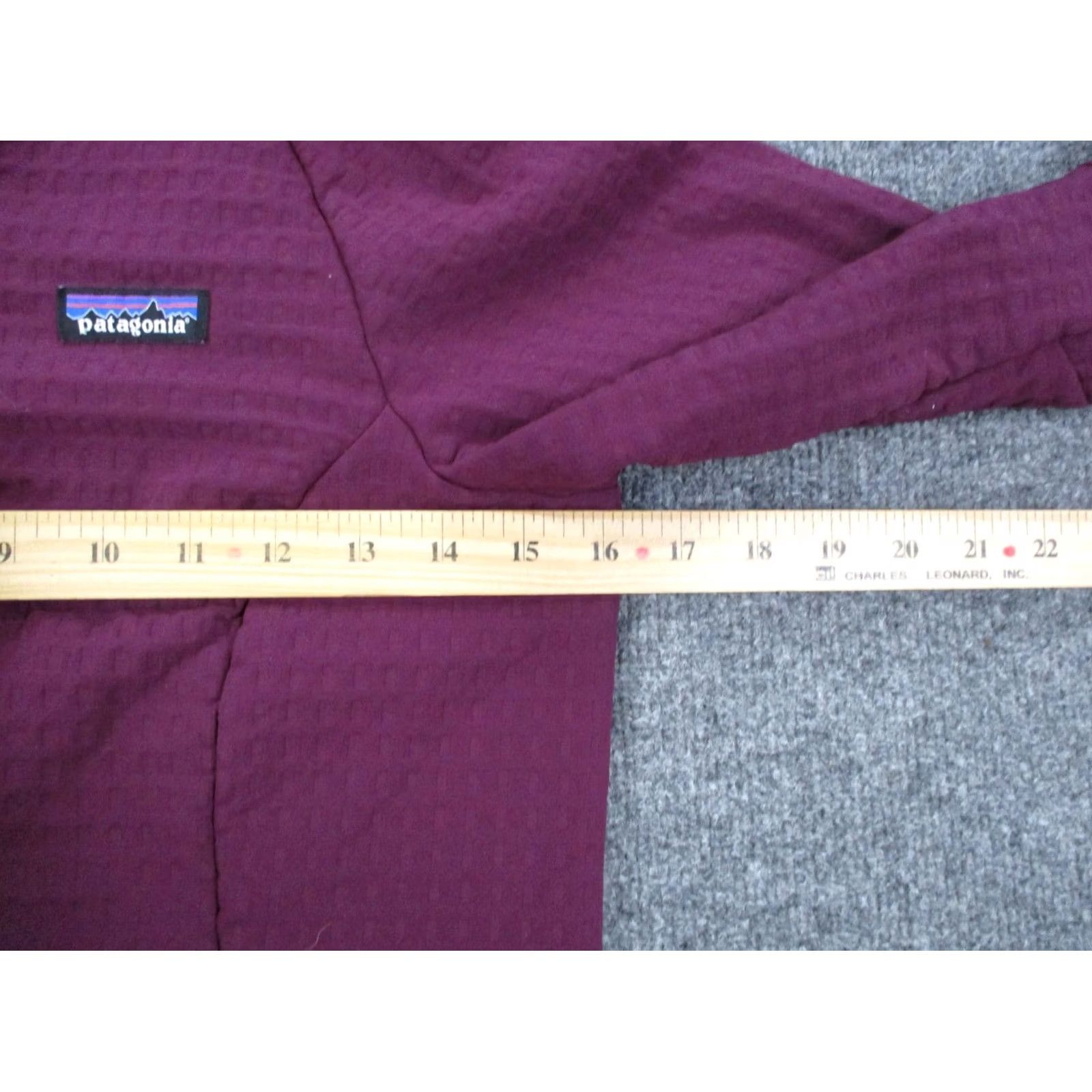 Patagonia Patagonia Jacket Womens XS Purple Regulator Outdoor Coat Sweater Hiking Camping Size XS / US 0-2 / IT 36-38 - 5 Thumbnail