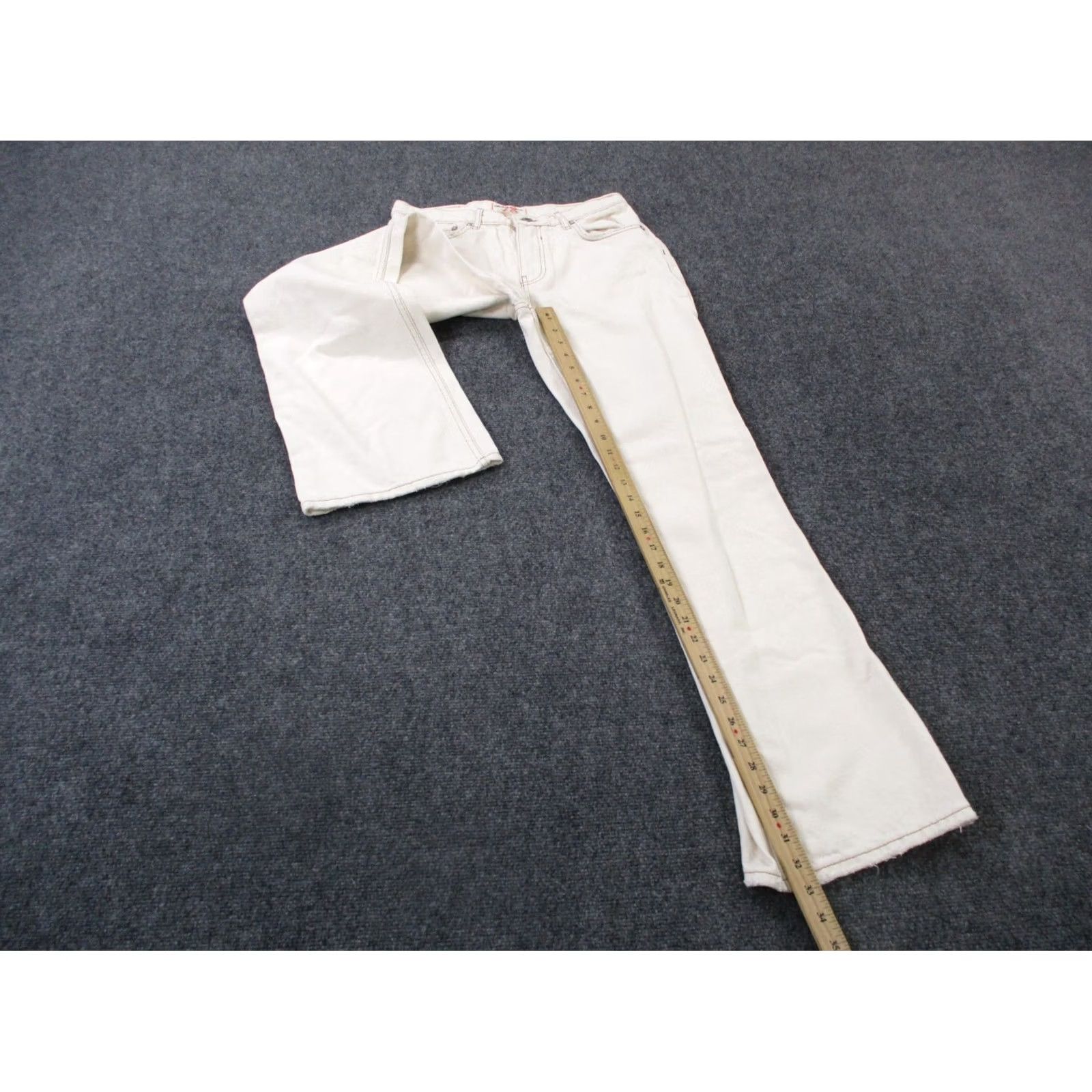 Free People Free People Jeans Womens 28 White Denim Flared Hippie Slimming Casual Regular Cotton Denim 33 Inseam Girls? Size 28" / US 6 / IT 42 - 3 Thumbnail