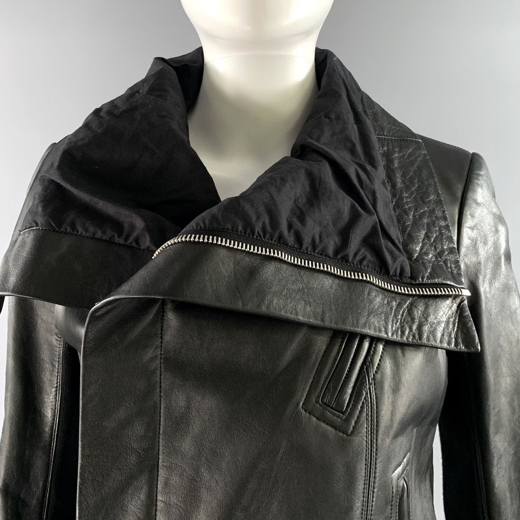 Rick Owens RICK OWENS Size 10 Black Leather Crackled Moto Racer Jacket Women Adult 10 Leather Crackled Moto Racer Jacket Size L / US 10 / IT 46 - 2 Thumbnail