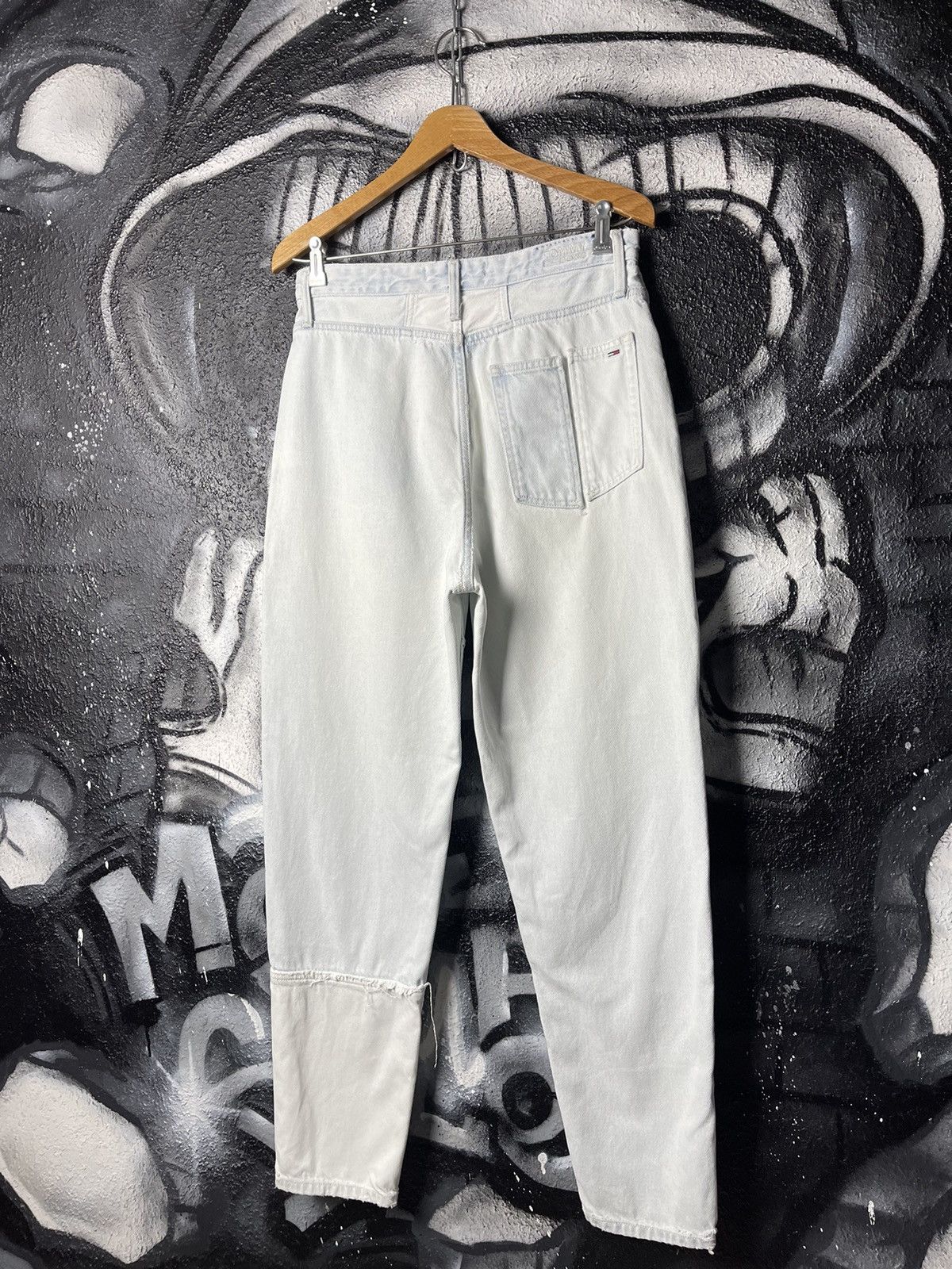 Tommy Jeans Tommy Jeans Mom Fit Light Blue Denim Jeans WMNS Size 29 Size 29" - 2 Thumbnail