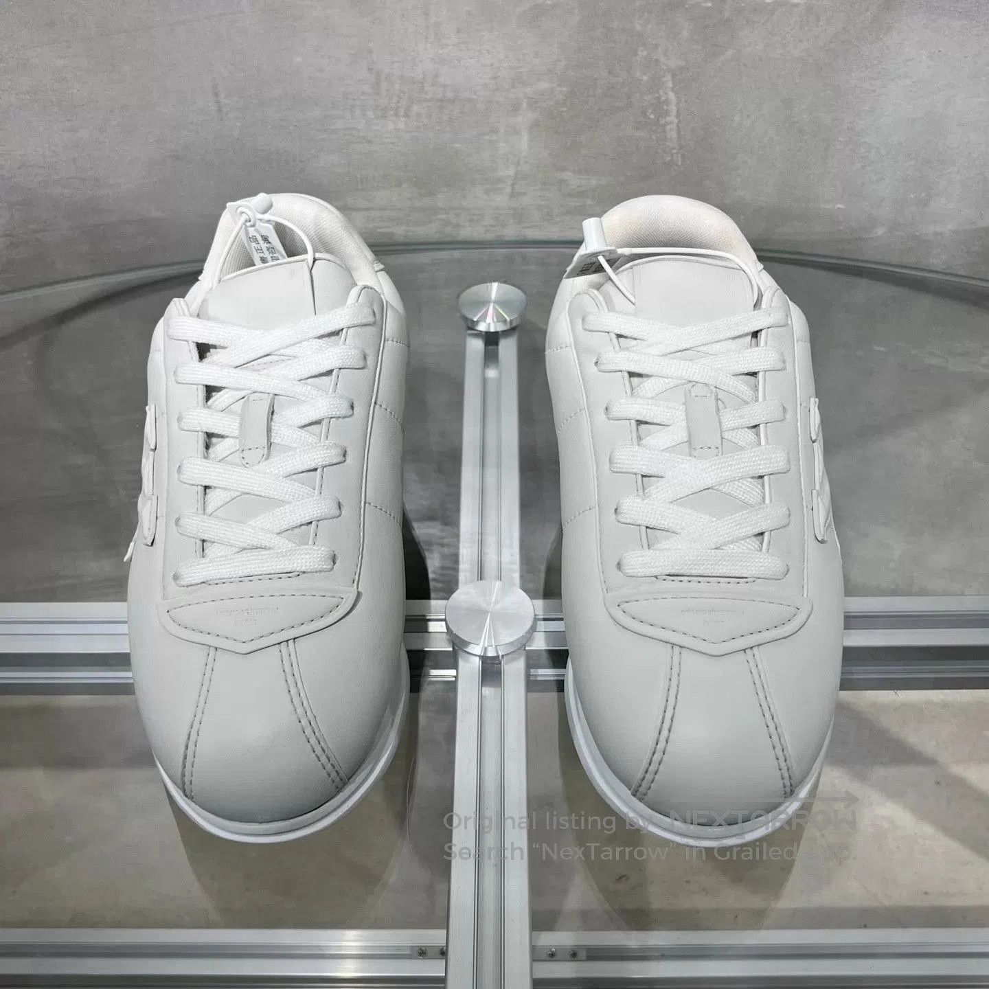 Louis Vuitton White Low-Top Sneakers Size 8.5. Size US 8.5 / EU 41-42 - 1 Thumbnail