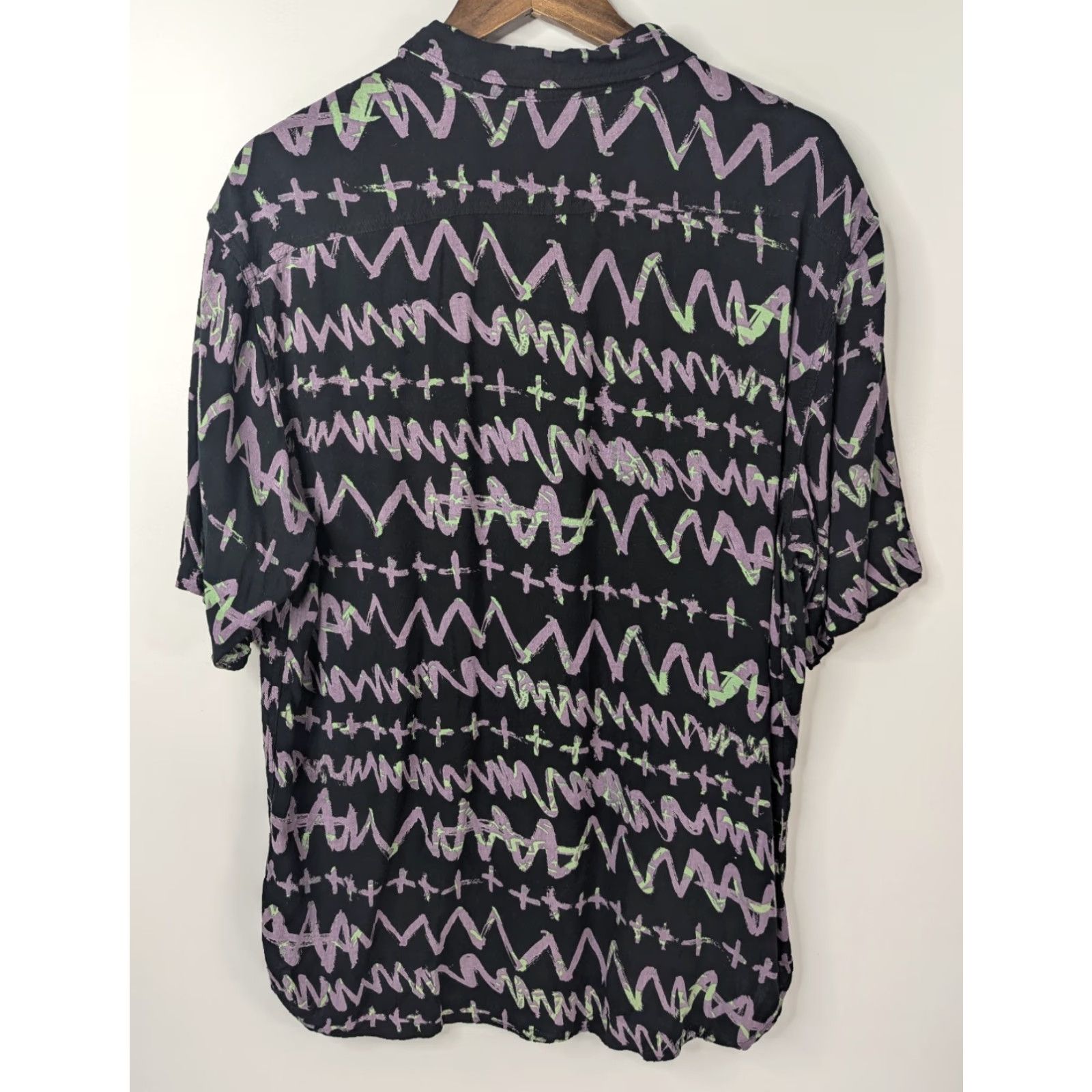 Quiksilver Quiksilver Modern Fit Shirt Mens XL Black Purple Abstract Button Up Viscose Size US XL / EU 56 / 4 - 2 Thumbnail