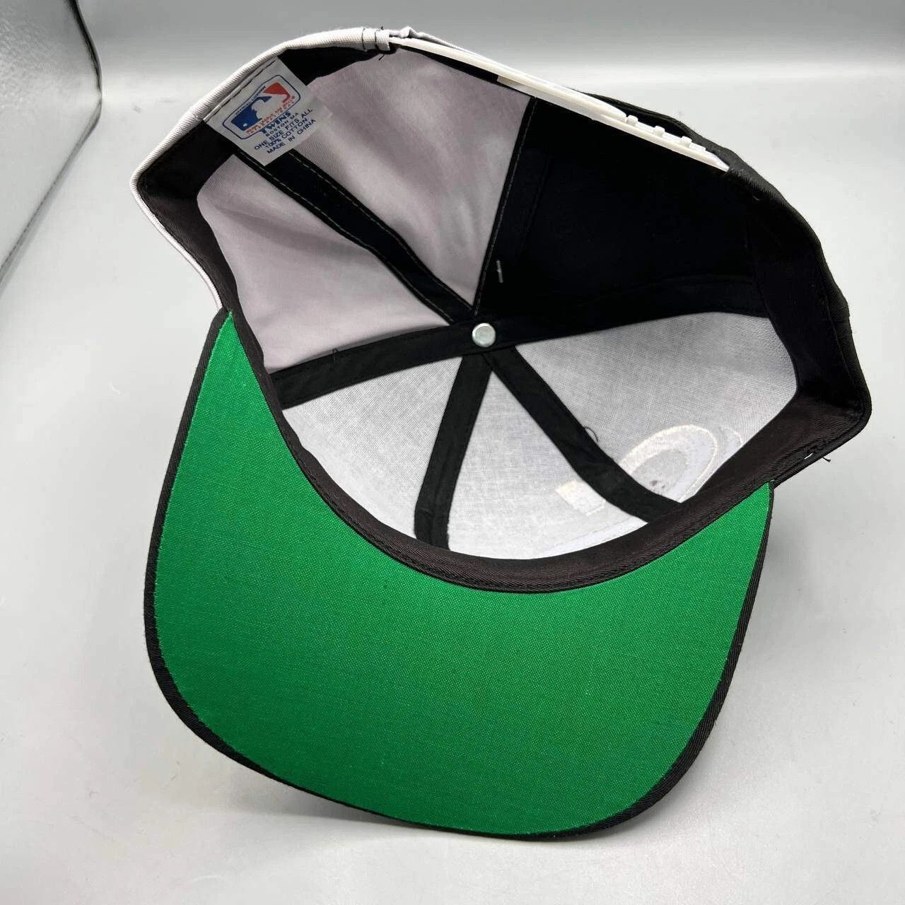 Twins Enterprise Inc. × Vintage Chicago White Sox Hat Men Twins Enterprise MLB Snap Back Cap Size ONE SIZE - 2 Thumbnail