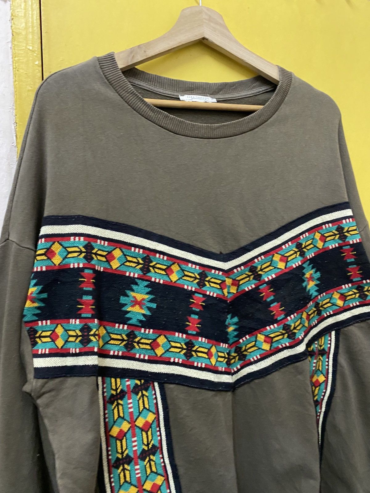 Zara Zara Patch Sweatshirt Crewneck Size L / US 10 / IT 46 - 3 Thumbnail