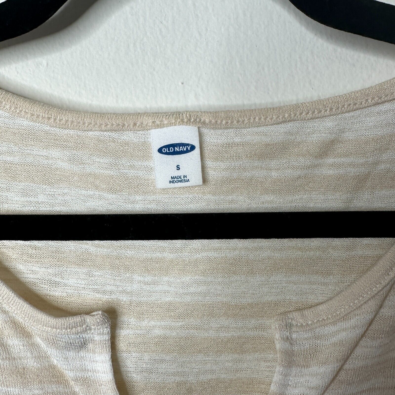 Old Navy Old Navy Cream & White Striped V-Split Neck Tee Blouse Small Size S / US 4 / IT 40 - 3 Thumbnail