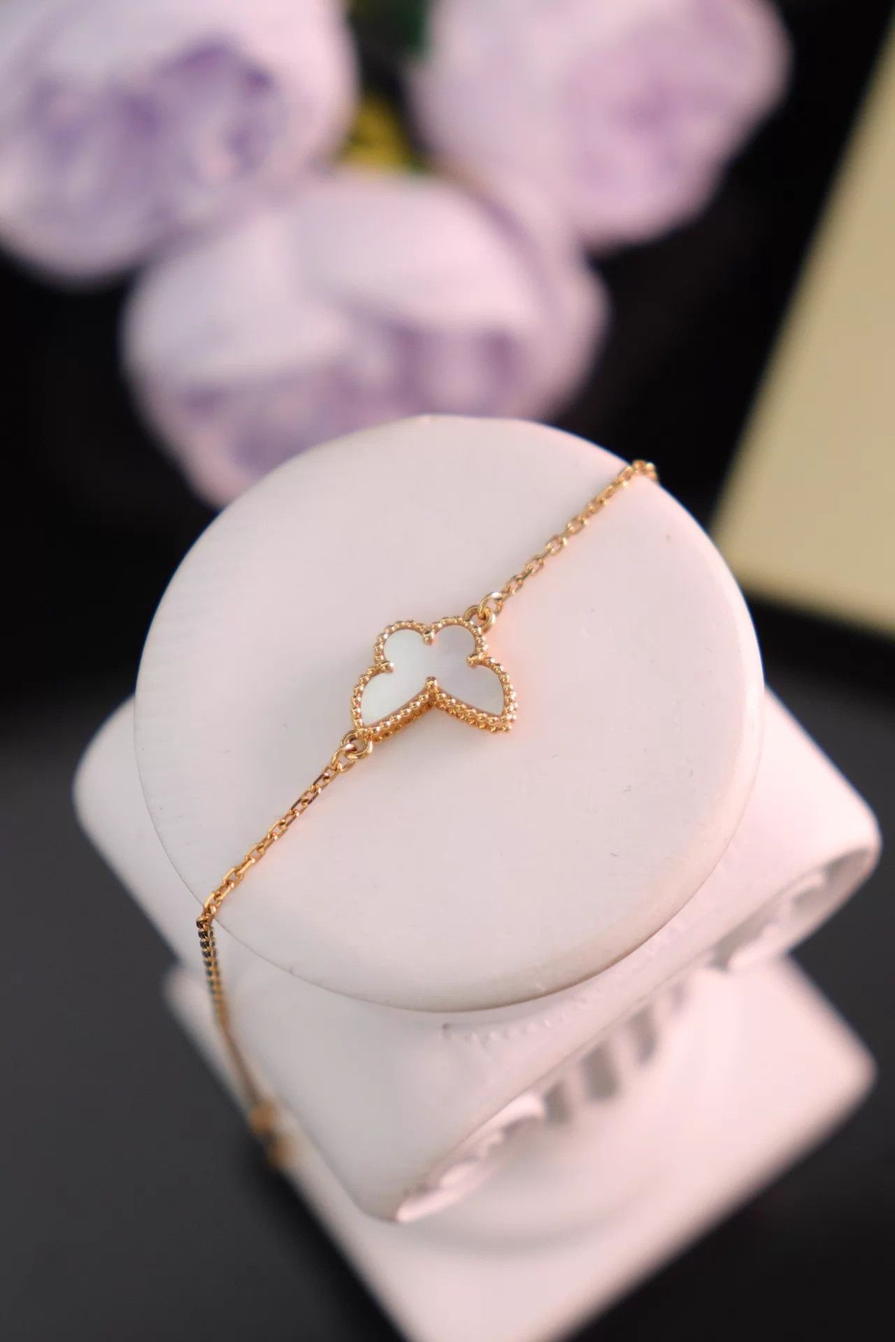 Van Cleef & Arpels VCA 18K Gold White MOP Butterfly Bracelet 17.5cm 22.06 Size ONE SIZE - 5 Thumbnail