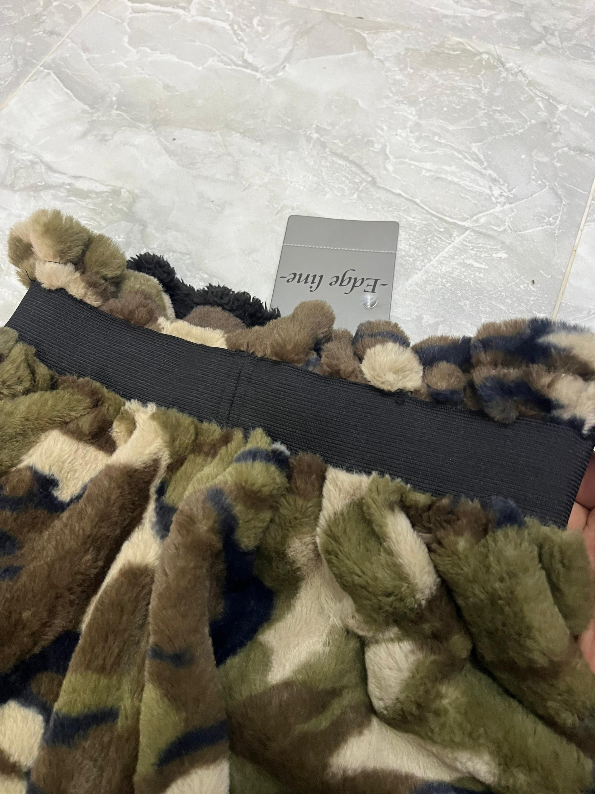 Japanese Brand Edge Line Reversible Camo Black Fleece Skirt Wrap Size 28" / US 6 / IT 42 - 6 Thumbnail