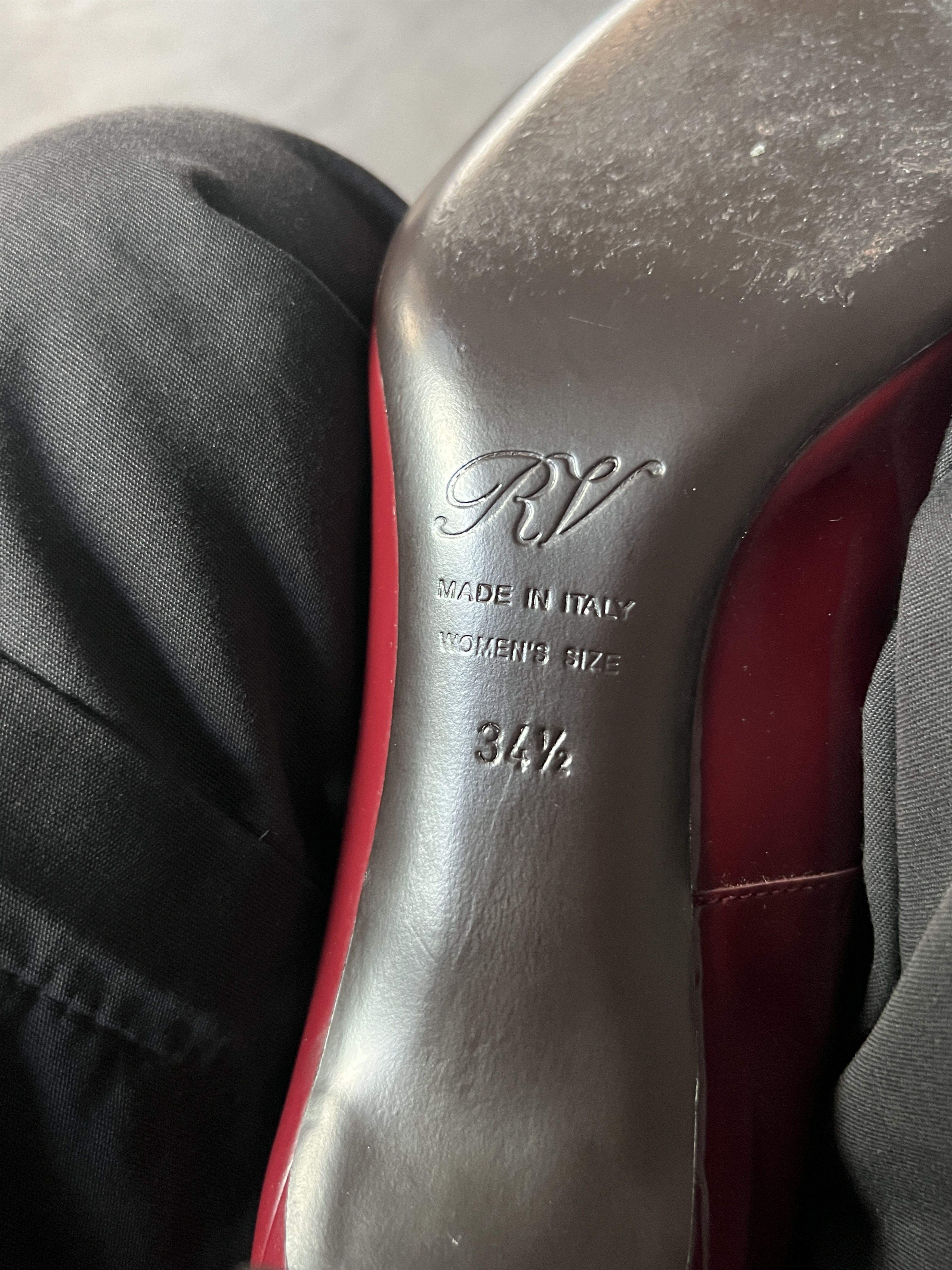 Roger Vivier Roger Vivier Red Patent Belle Vivier Heels 34.5 Size US 4.5 / IT 34.5 - 10 Thumbnail