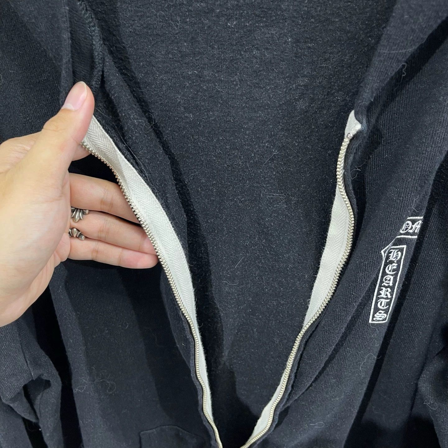Chrome Hearts Chrome Hearts Black Kylin Arm Horseshoe Zip L 9/10 (P/CH Flaw) Size US L / EU 52-54 / 3 - 8 Thumbnail