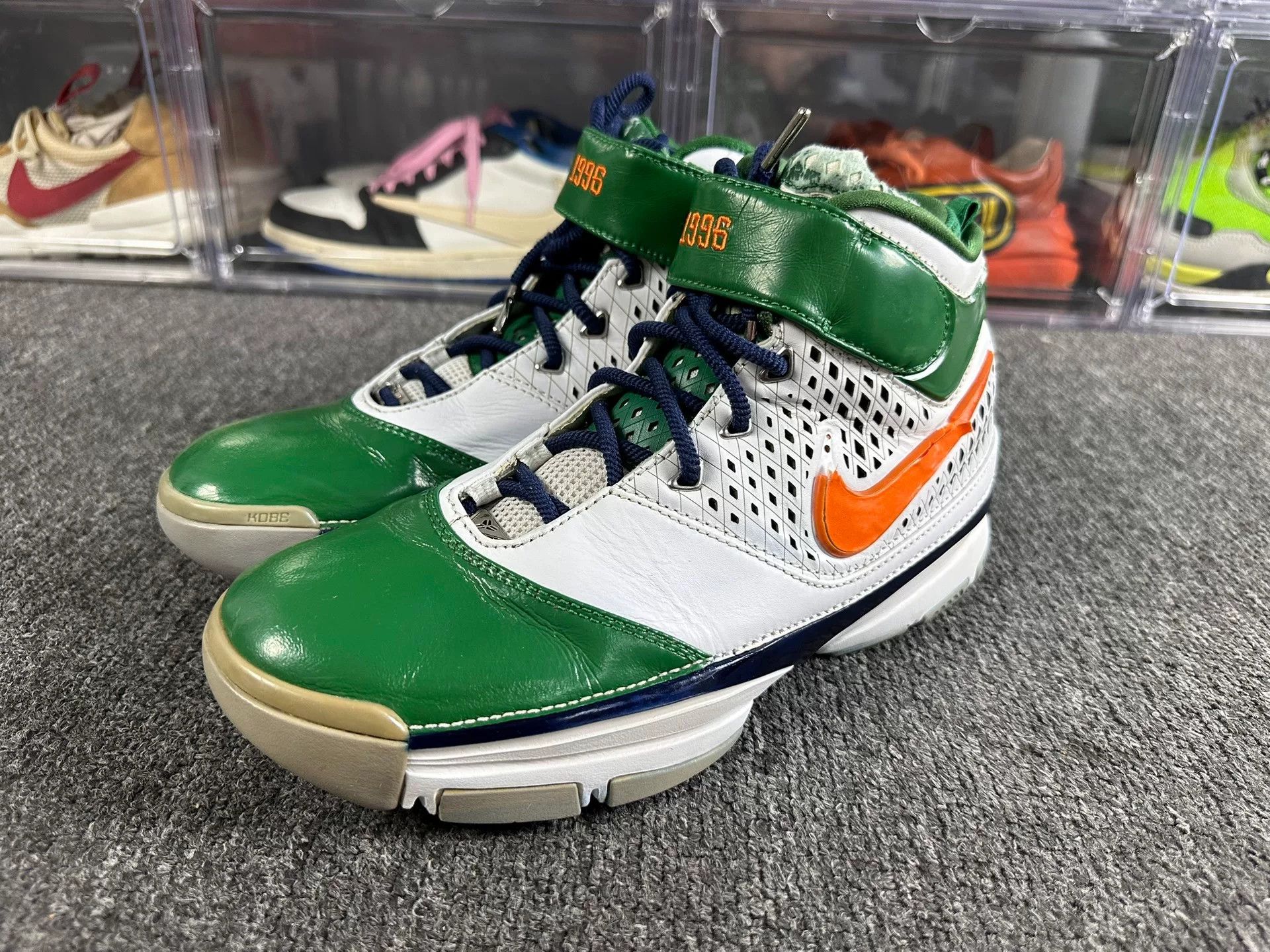 Nike Nike KOBE Green Lowtop Sneakers 9 Men Size US 9 / EU 42 - 1 Thumbnail