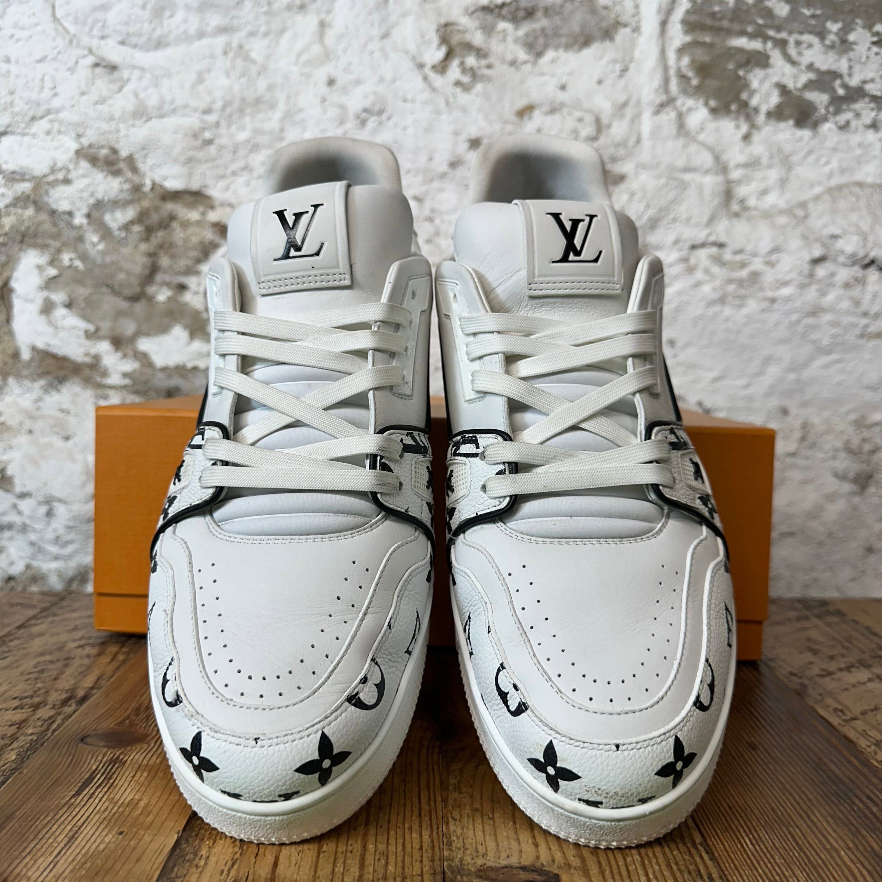 Louis Vuitton Louis Vuitton Monogram White Trainer Sneaker Sz 12 (10.5LV) Size US 12 / EU 45 - 3 Thumbnail