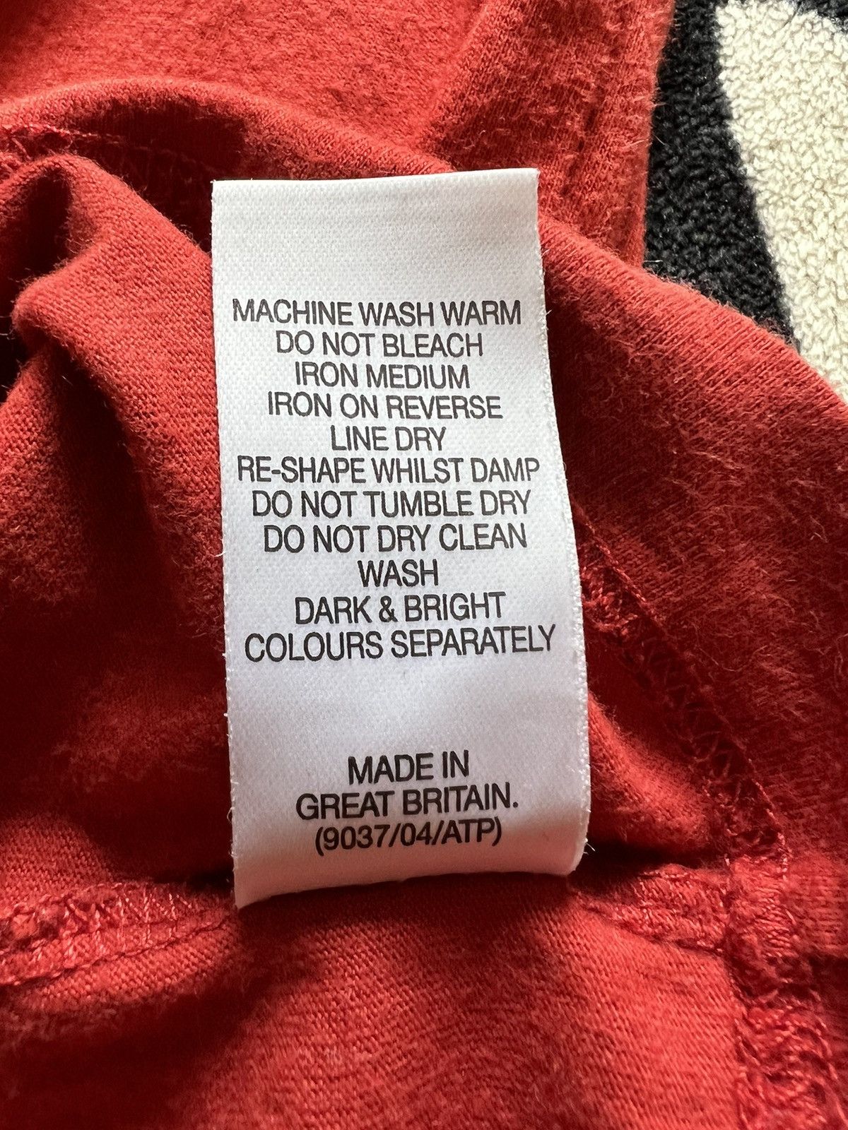 Burberry × Vintage Burberry t-shirt mens vintage monogram logo design Size US XL / EU 56 / 4 - 6 Thumbnail