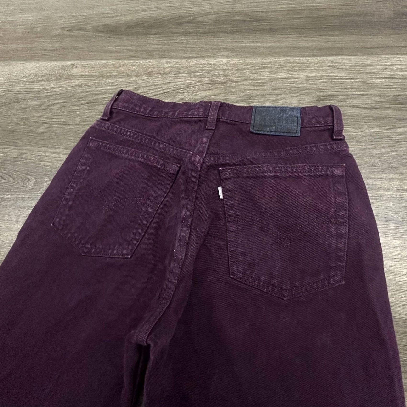 Levi's VINTAGE Levi's Silvertab Jeans Womens 9 Jr M 28x30 Purple Denim 90s USA Relaxed Fit Straight Leg Jeans Size 30" / US 8 / IT 44 - 6 Thumbnail