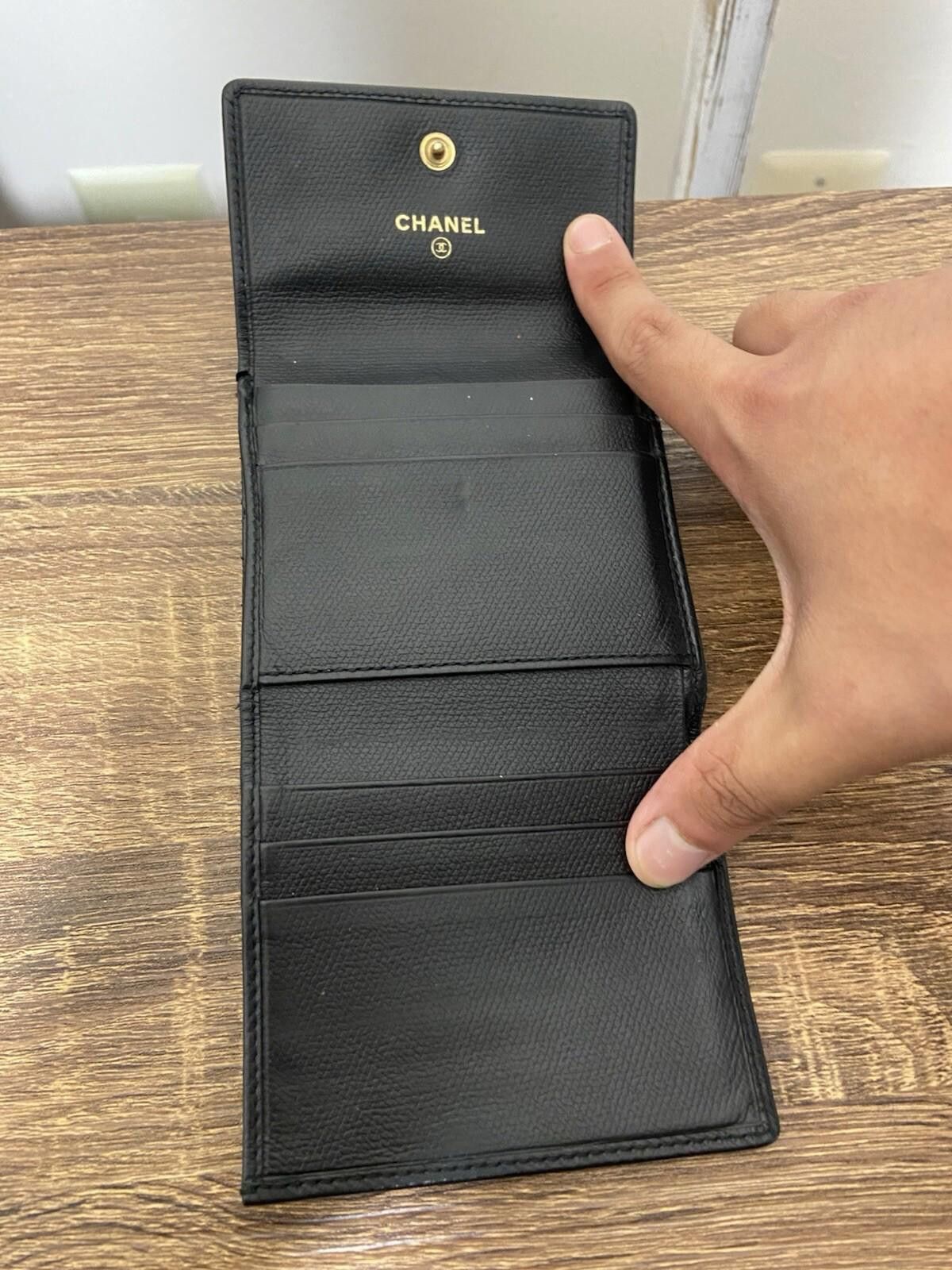 Chanel Chanel Cocobutton black leather compact trifold wallet Read* Size ONE SIZE - 11 Thumbnail