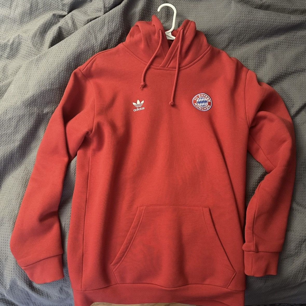 Adidas FC Bayern Essentials Trefoil Hoodie Size US M / EU 48-50 / 2 - 1 Thumbnail