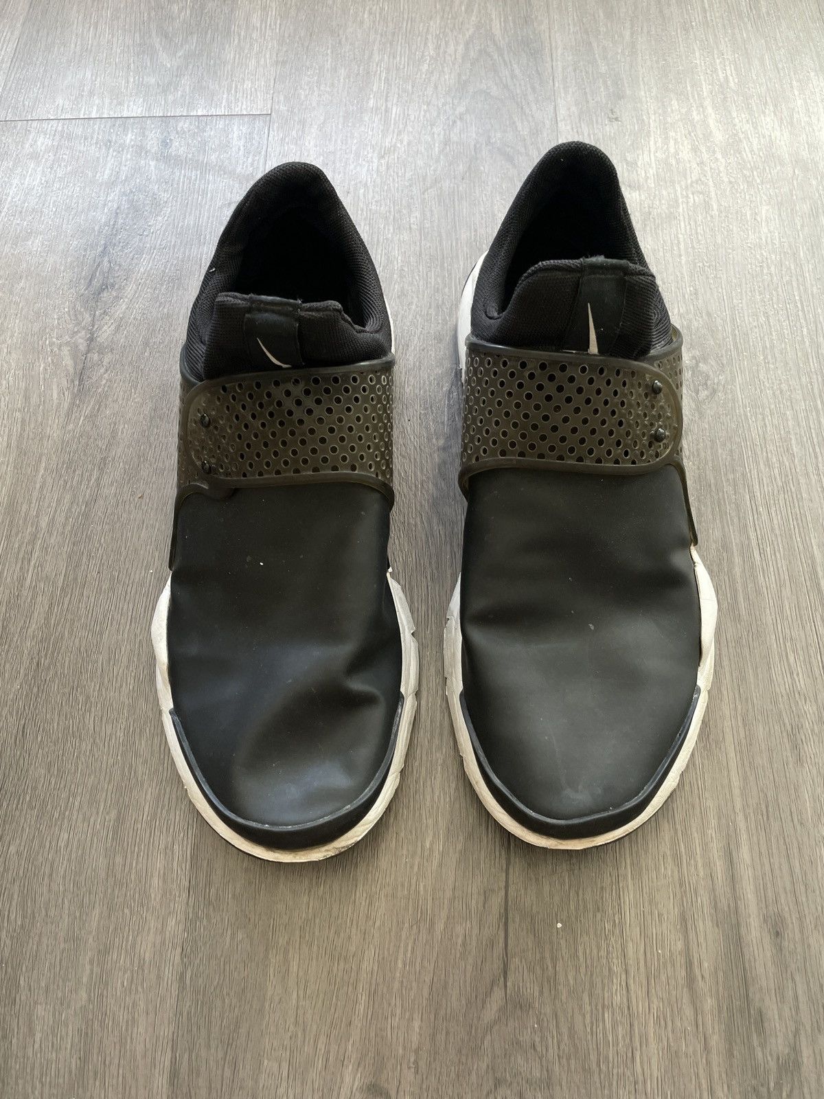 Nike Nike “Sock Dart” Black Leather Shoes (Sz.11) Size US 11 / EU 44 - 2 Thumbnail