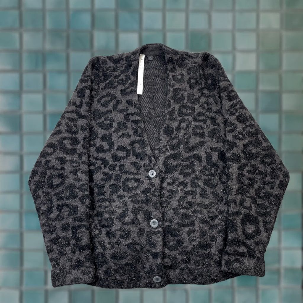 Lululemon Lululemon Womens Medium Gray Leopard Merino Wool Blend Jacquard Cardigan Sweater Size M / US 6-8 / IT 42-44 - 1 Thumbnail