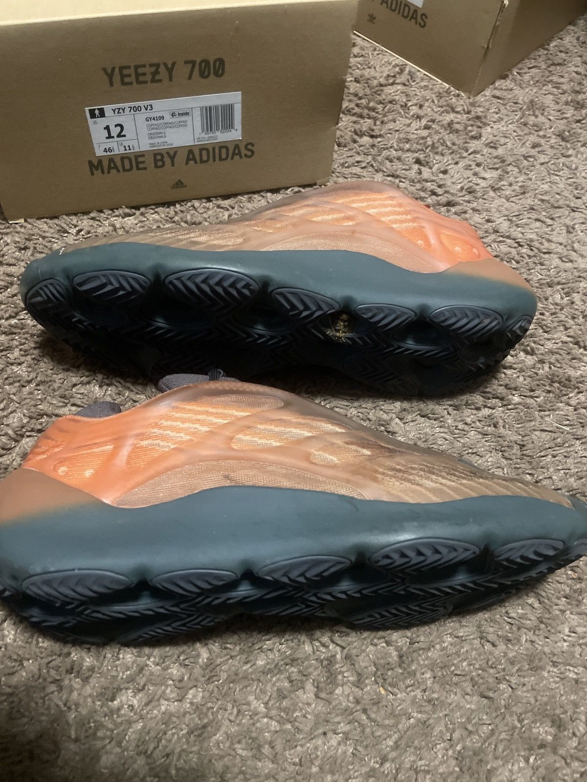 Adidas Yeezy 700 v3 copfad Size US 12 / EU 45 - 6 Thumbnail