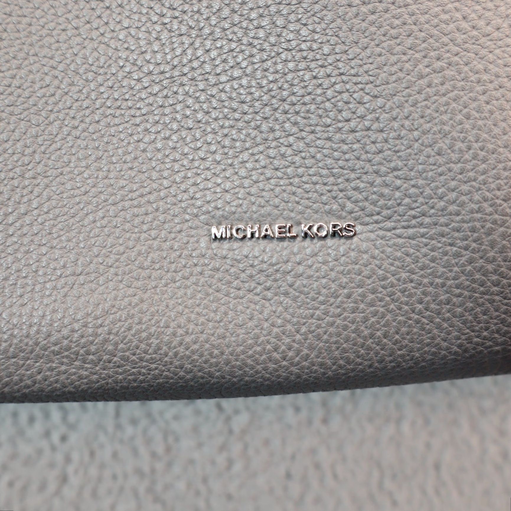 Michael Kors VINTAGE? No. Size ONE SIZE - 2 Thumbnail