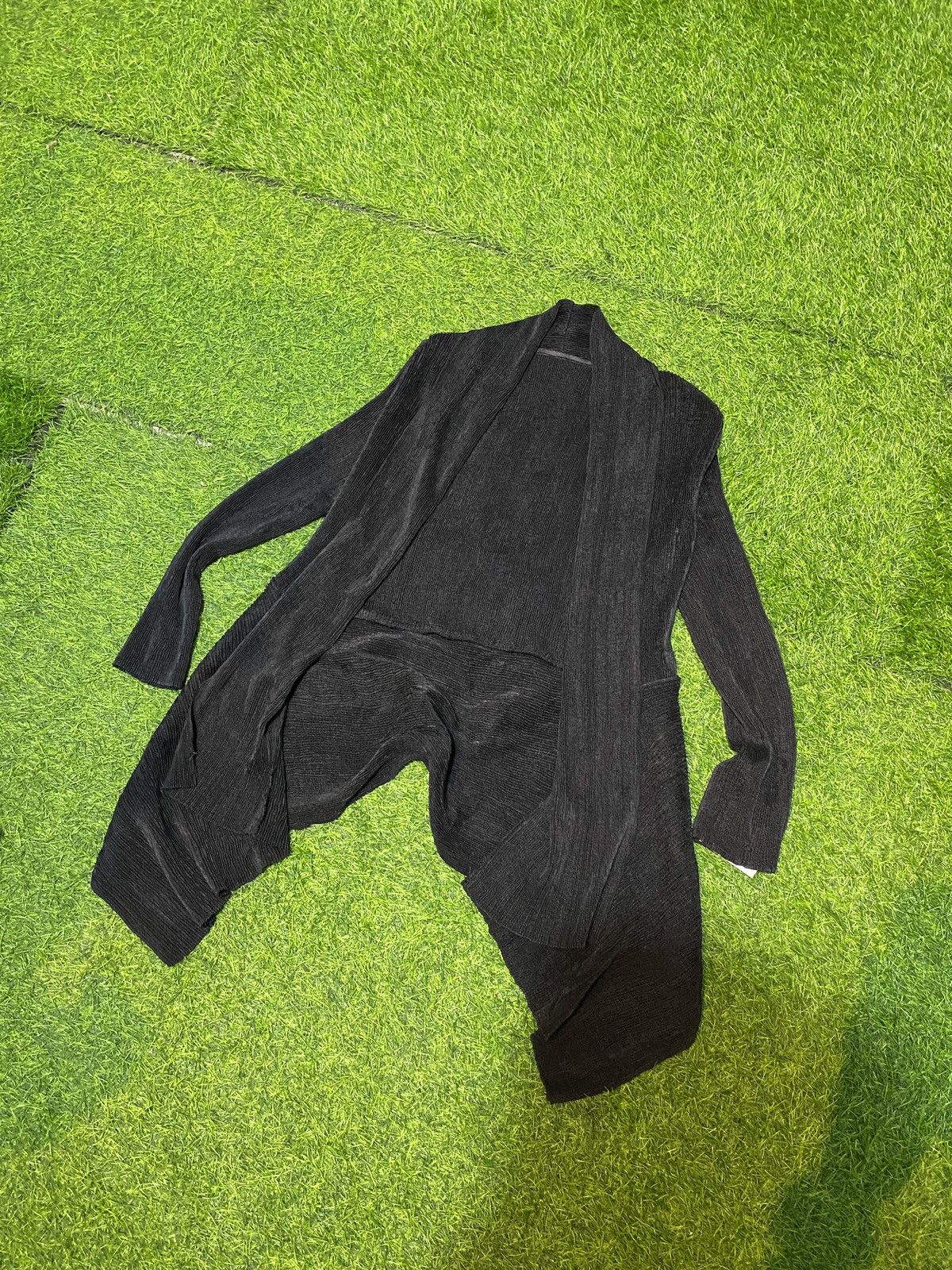 Japanese Brand × Pleats Please Issey Miyake × Yasuyuki Ishii CLOAKS CRESCENT INSPRIED PLEATS PLEASE STYLE 🖤 Size US M / EU 48-50 / 2 - 5 Thumbnail